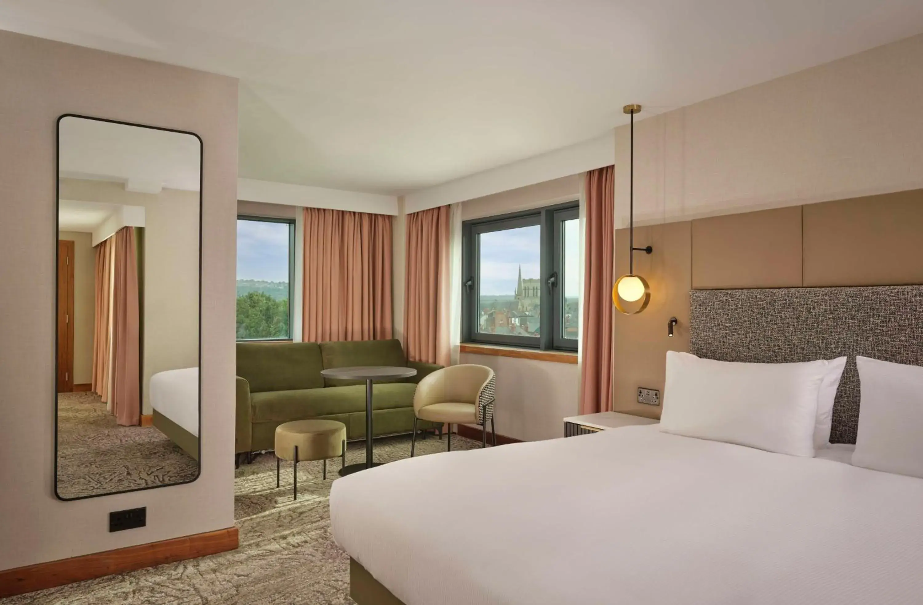 Deluxe King Room in Doubletree By Hilton Sheffield City Deluxe King Room in Doubletree By Hilton Sheffield City