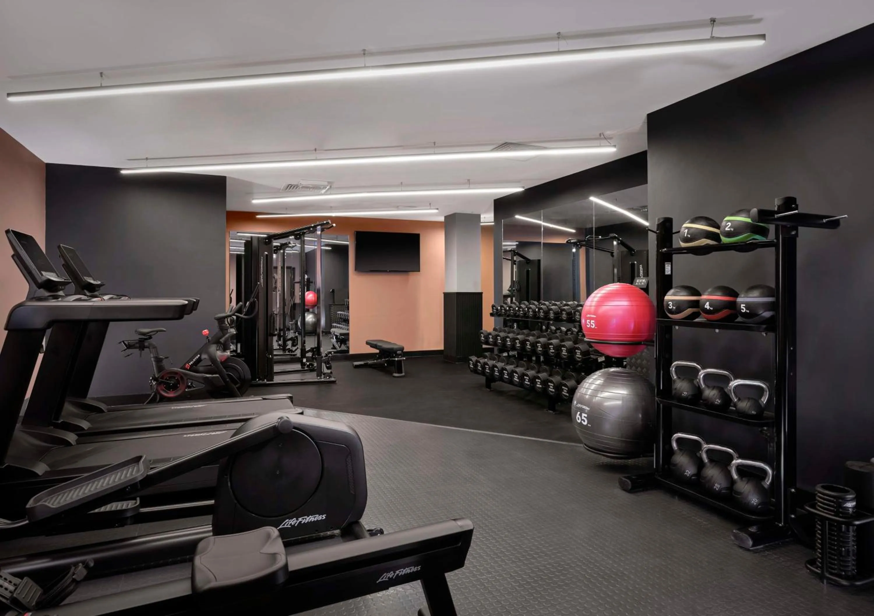 Fitness centre/facilities in Doubletree By Hilton Sheffield City