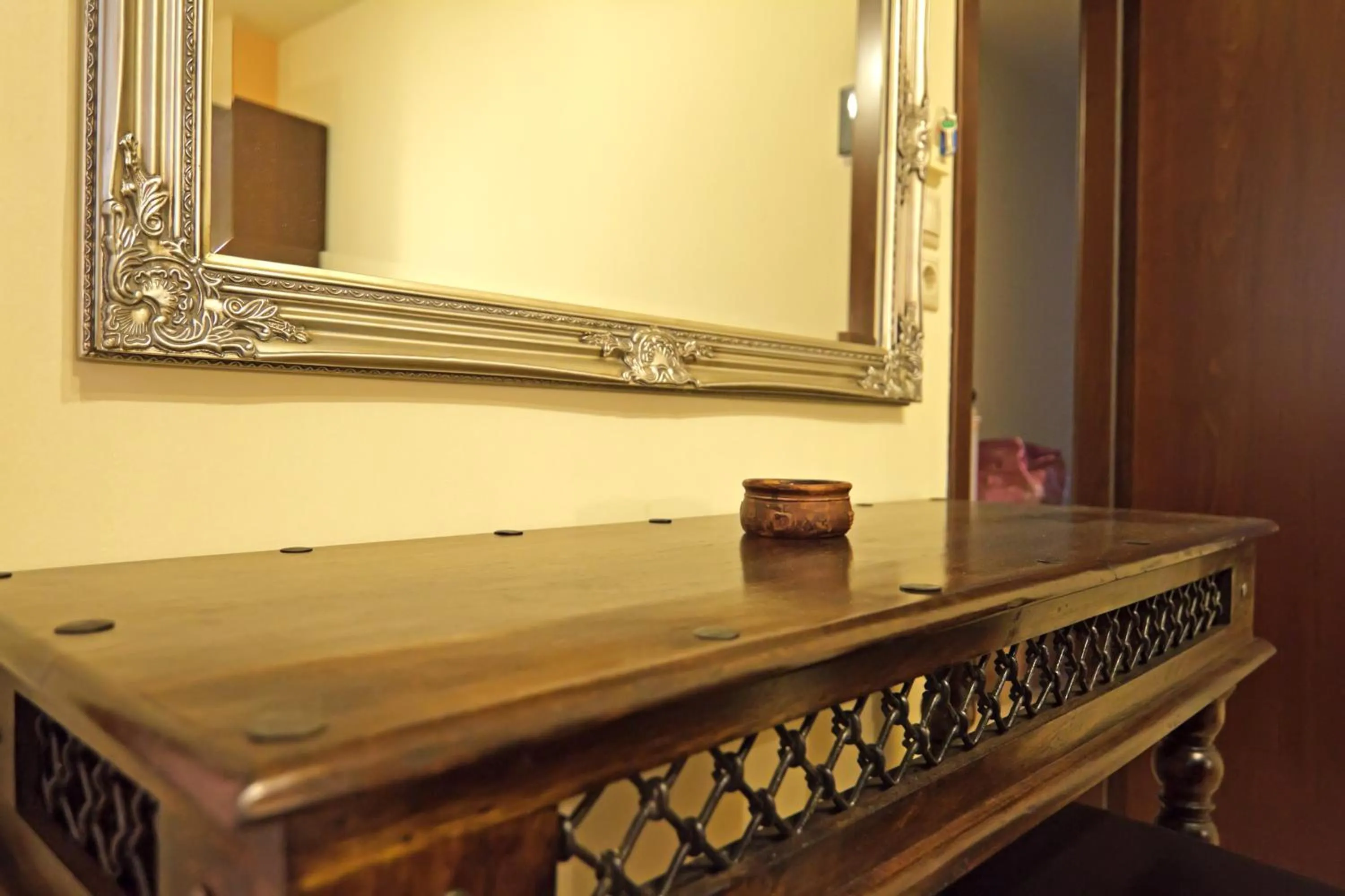 Decorative detail in Minos Pension