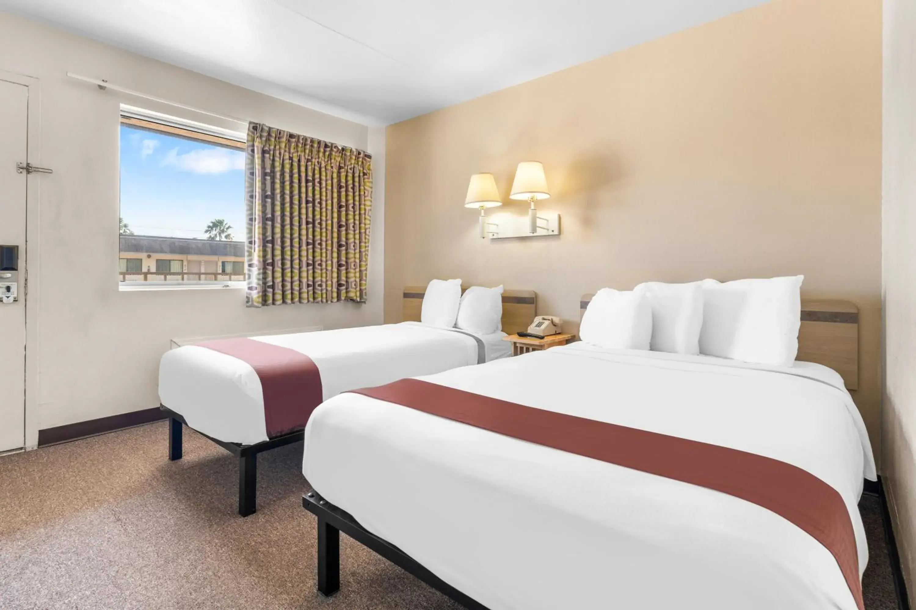 1 Double Bed 1 Twin Bed Smoking in Americas Best Value Inn - Lake City 1 Double Bed 1 Twin Bed Smoking in Americas Best Value Inn - Lake City