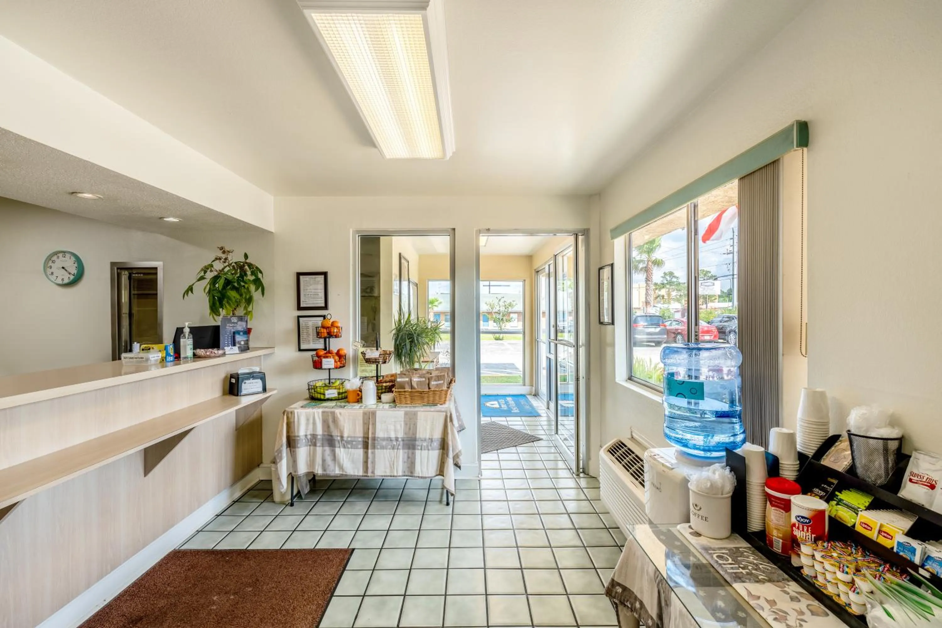 Food and drinks in Americas Best Value Inn - Lake City