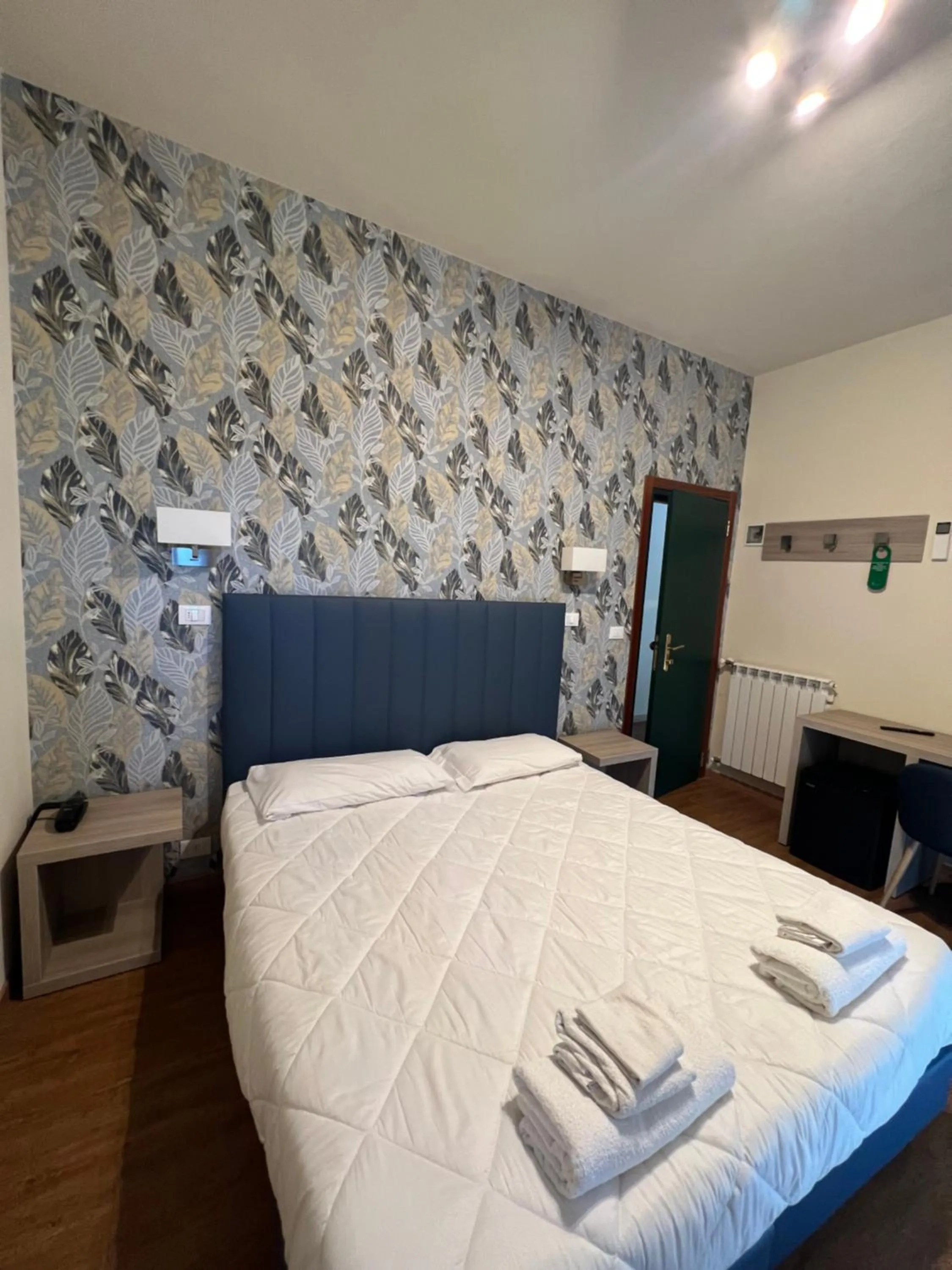 Bedroom, Bed in Hotel Liu