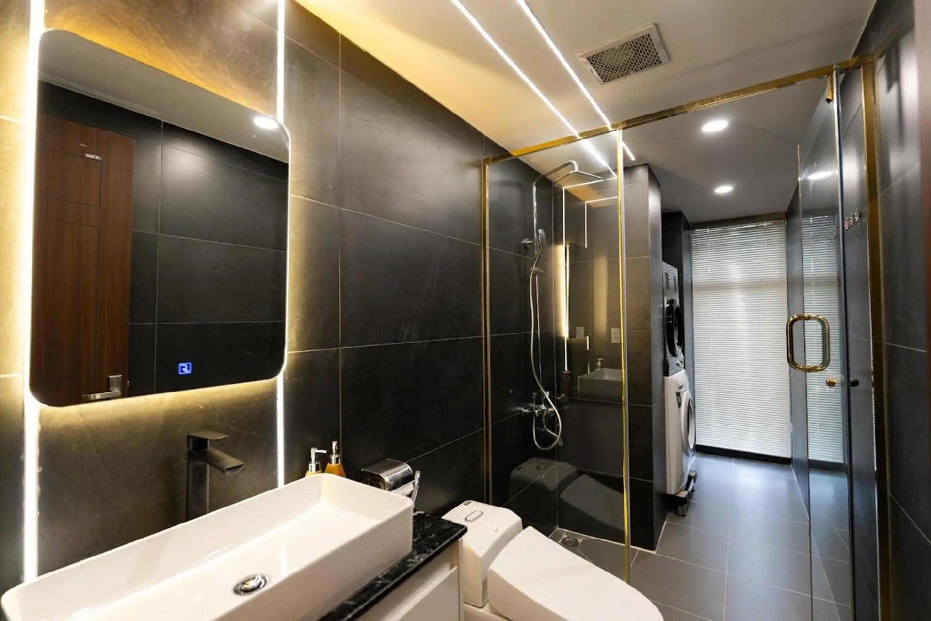 Shower in Dalat Center Residence
