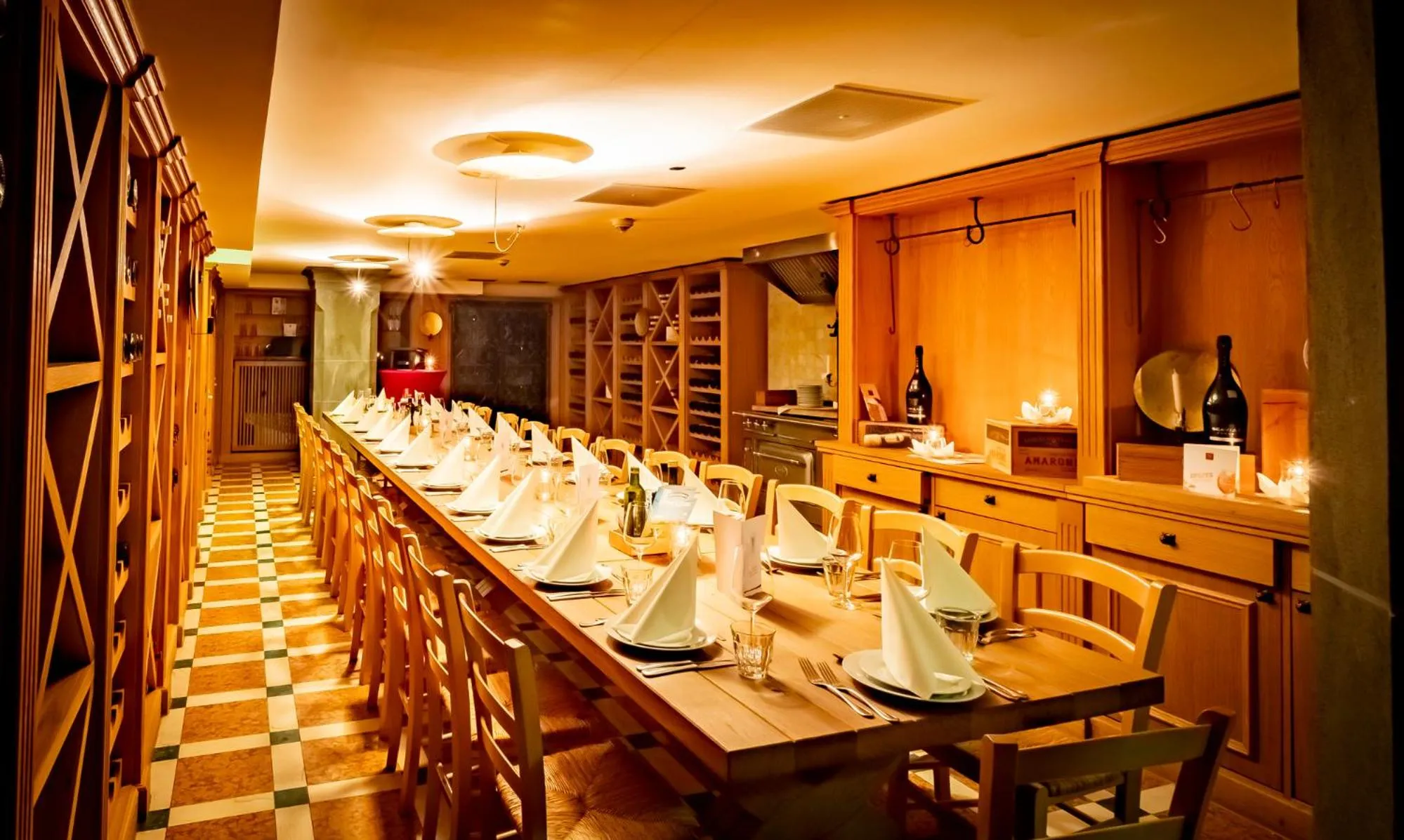 Dining area in XII Apostel Albergo