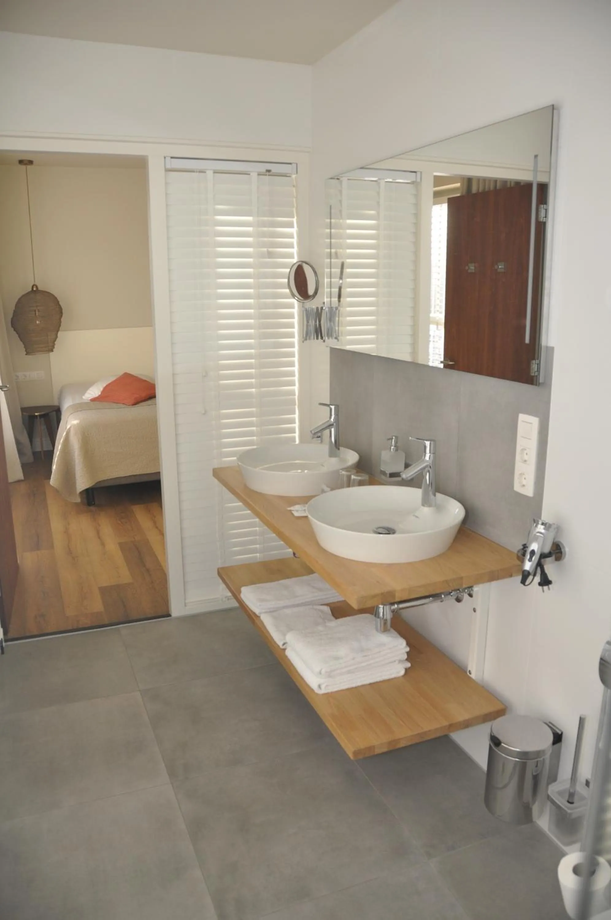 Bathroom, Bed in Hotel Sanders de Paauw