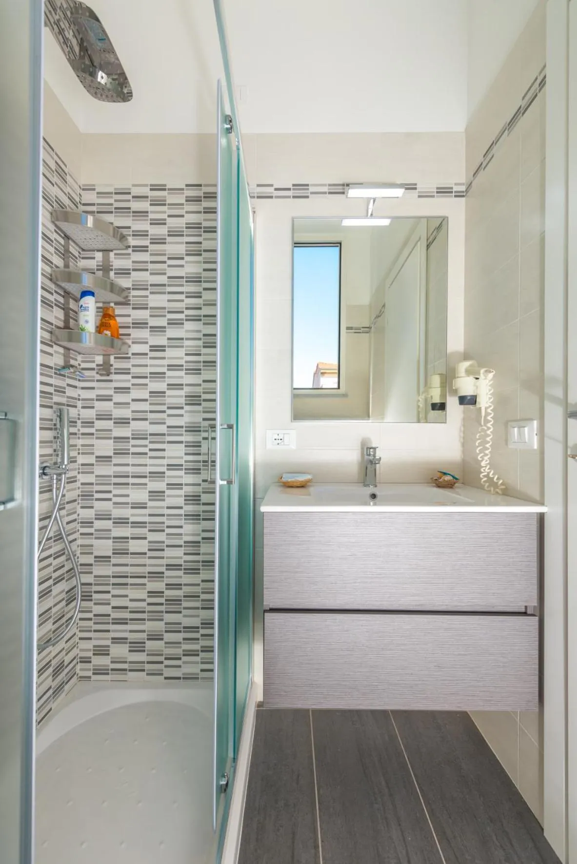 Shower in Hotel Biagi & Residence
