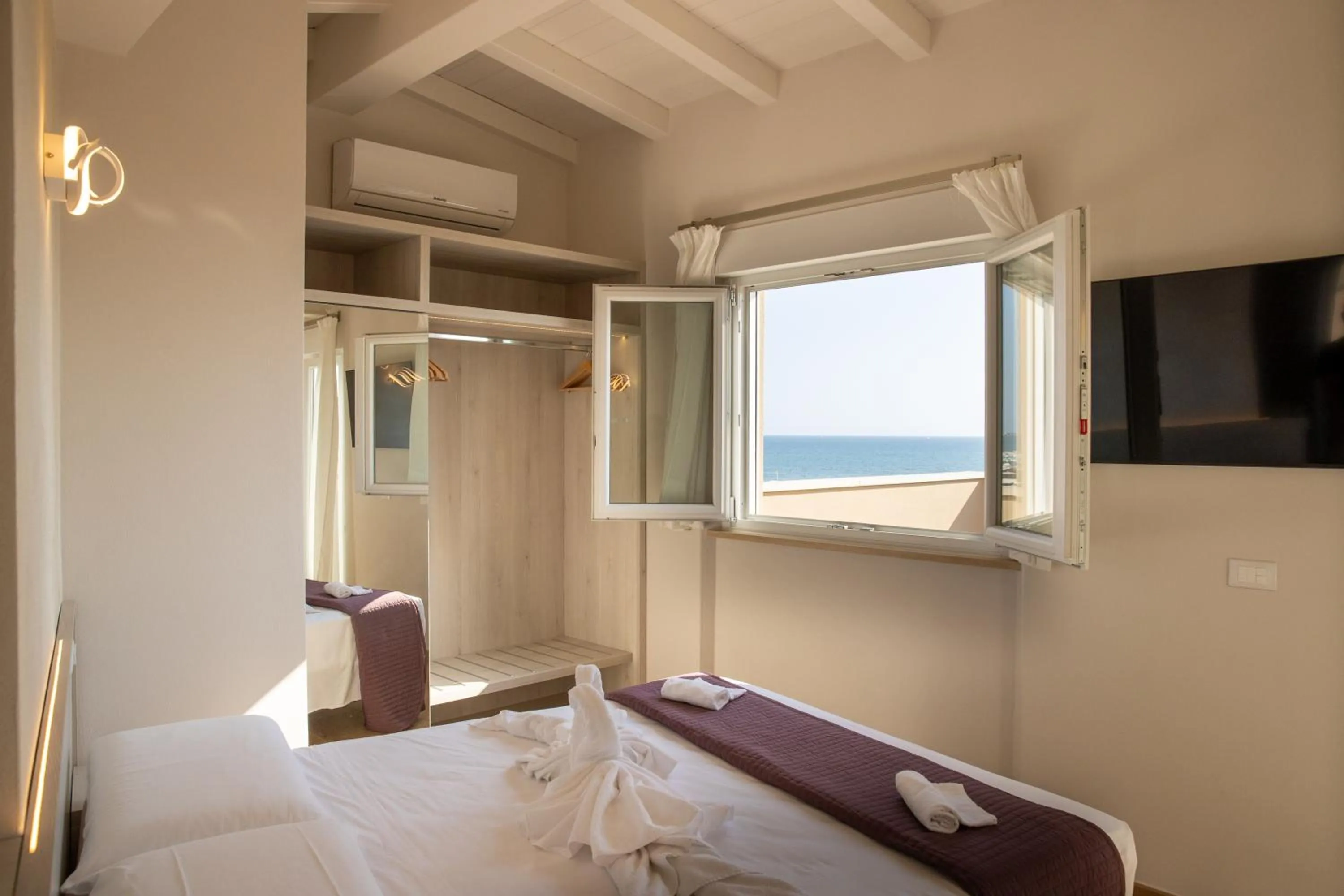 TV and multimedia, Bed in Hotel Biagi & Residence