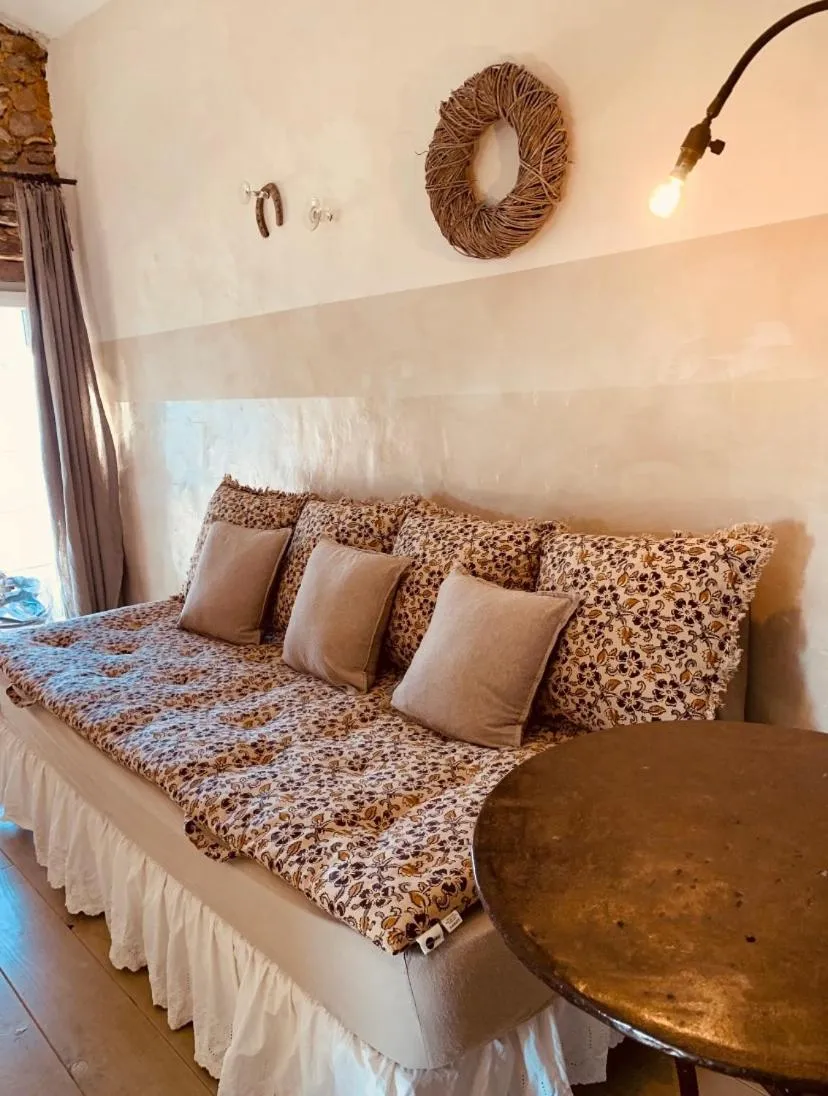 Bed in Le Vieux Portail