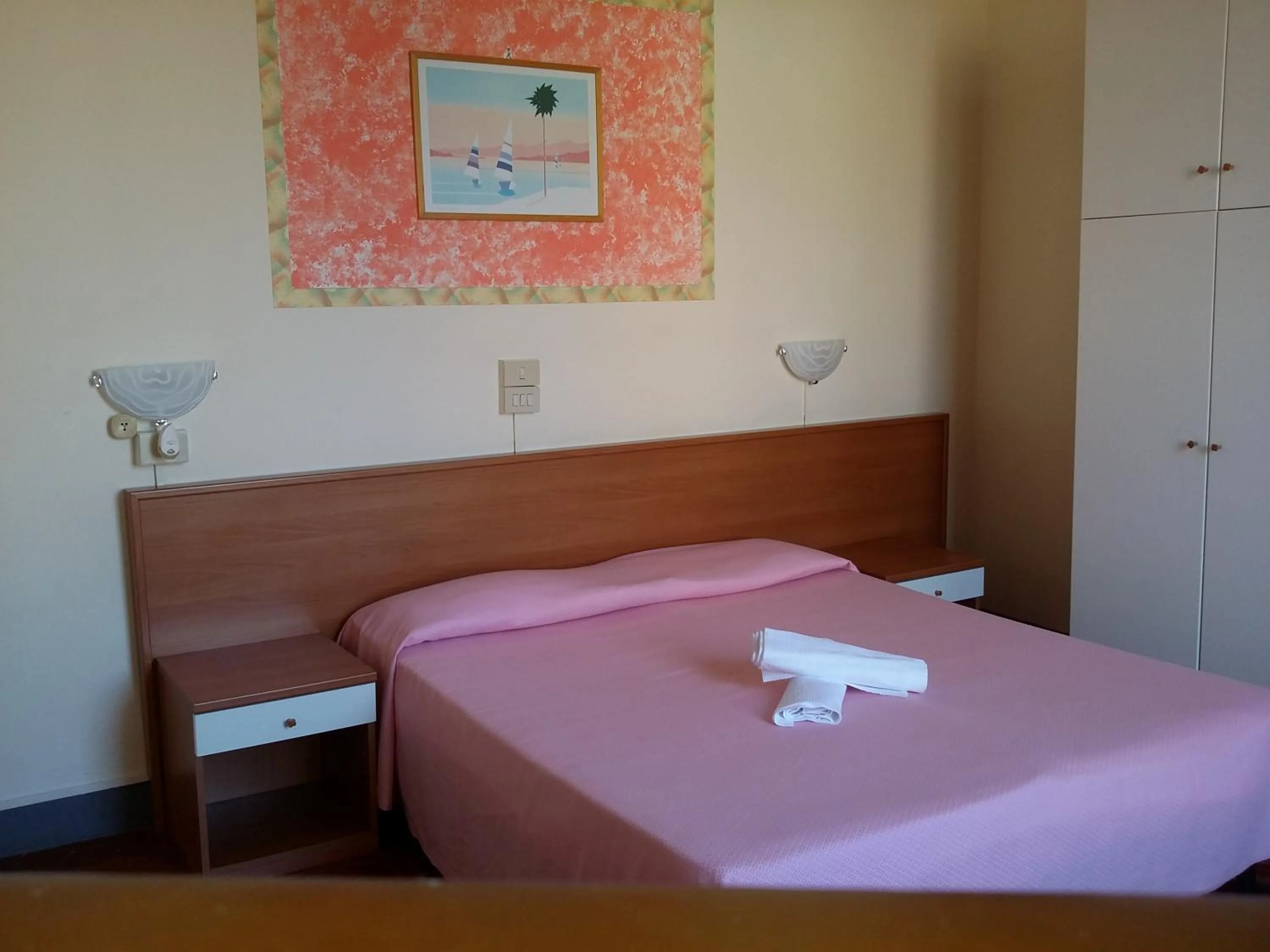 Photo of the whole room, Bed in Hotel Eros