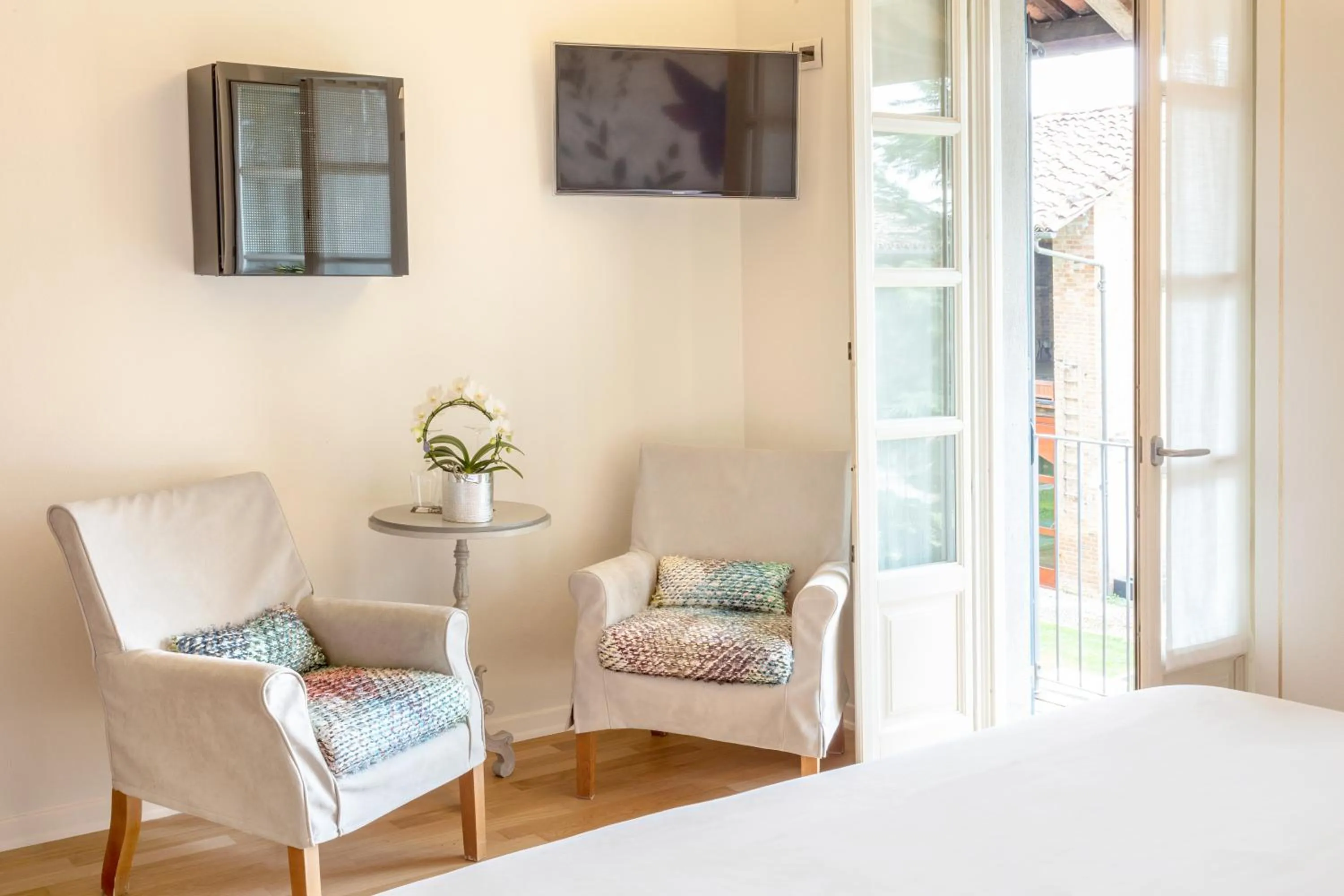 Photo of the whole room, Bed in La Madernassa Resort - Casalora Dimora Storica di Charme