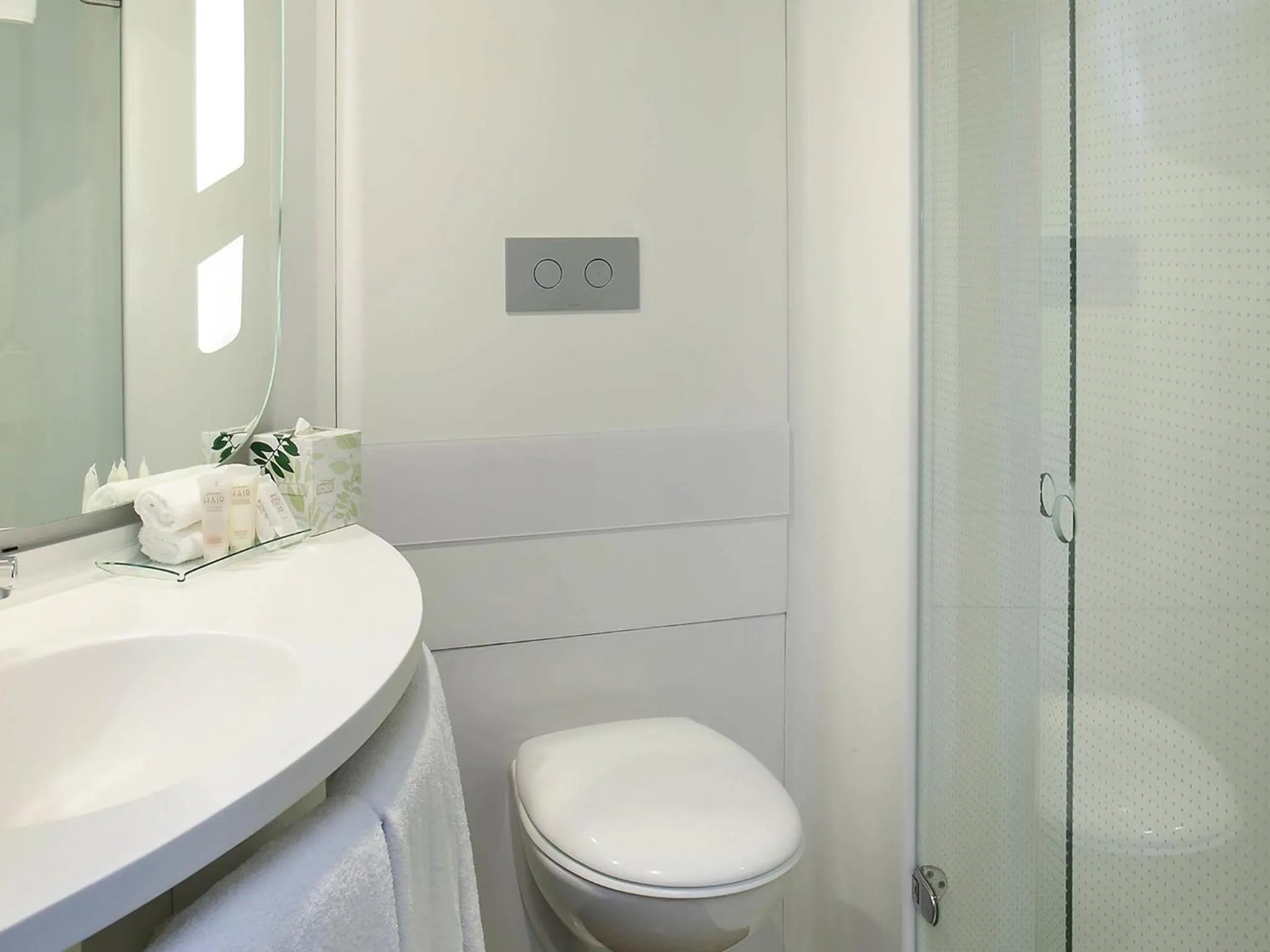 Bedroom in ibis Sydney Airport