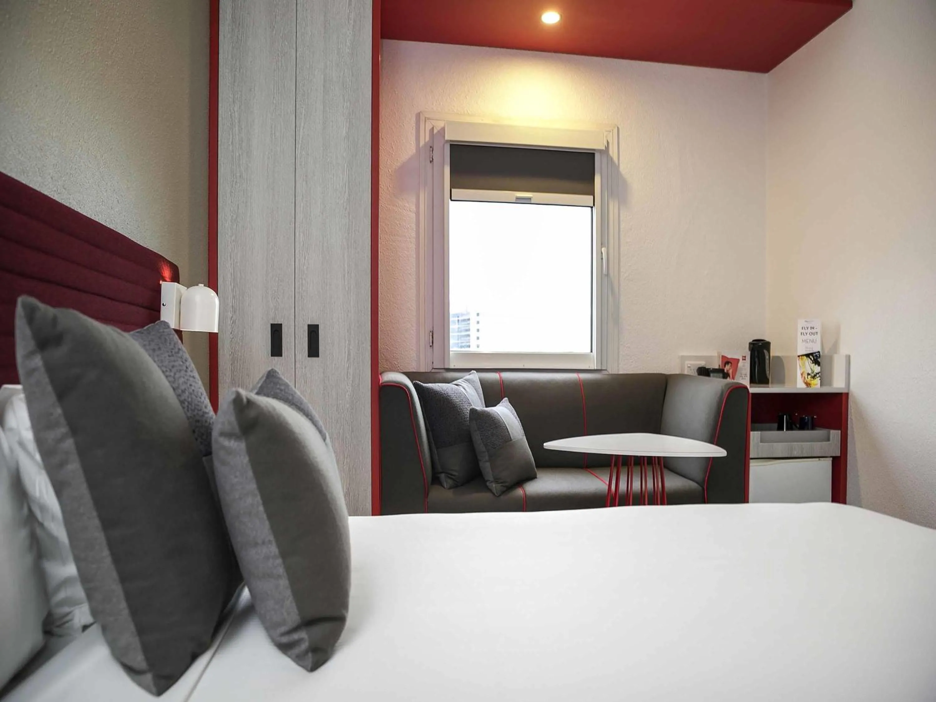 Bedroom, Bed in ibis Sydney Airport