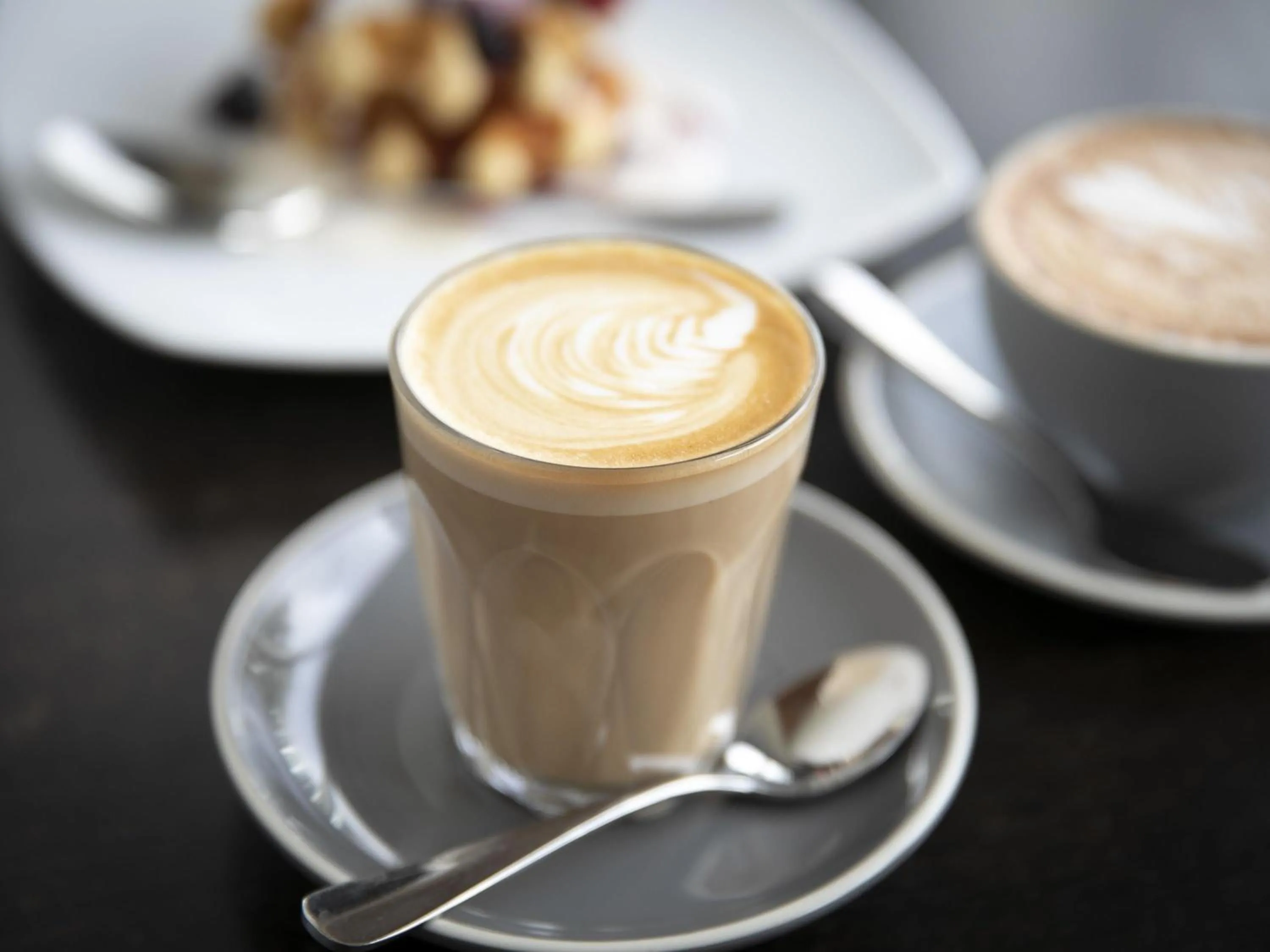 Restaurant/places to eat in ibis Sydney Airport