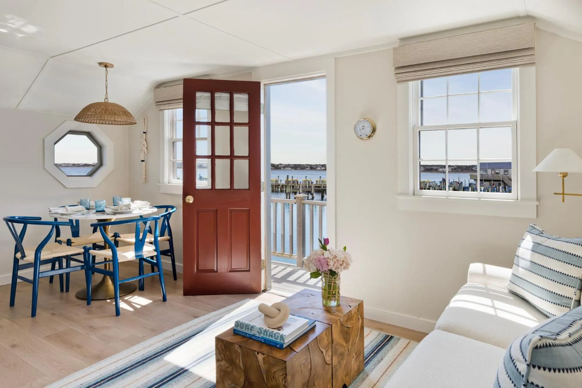 Living room in The Cottages & Lofts