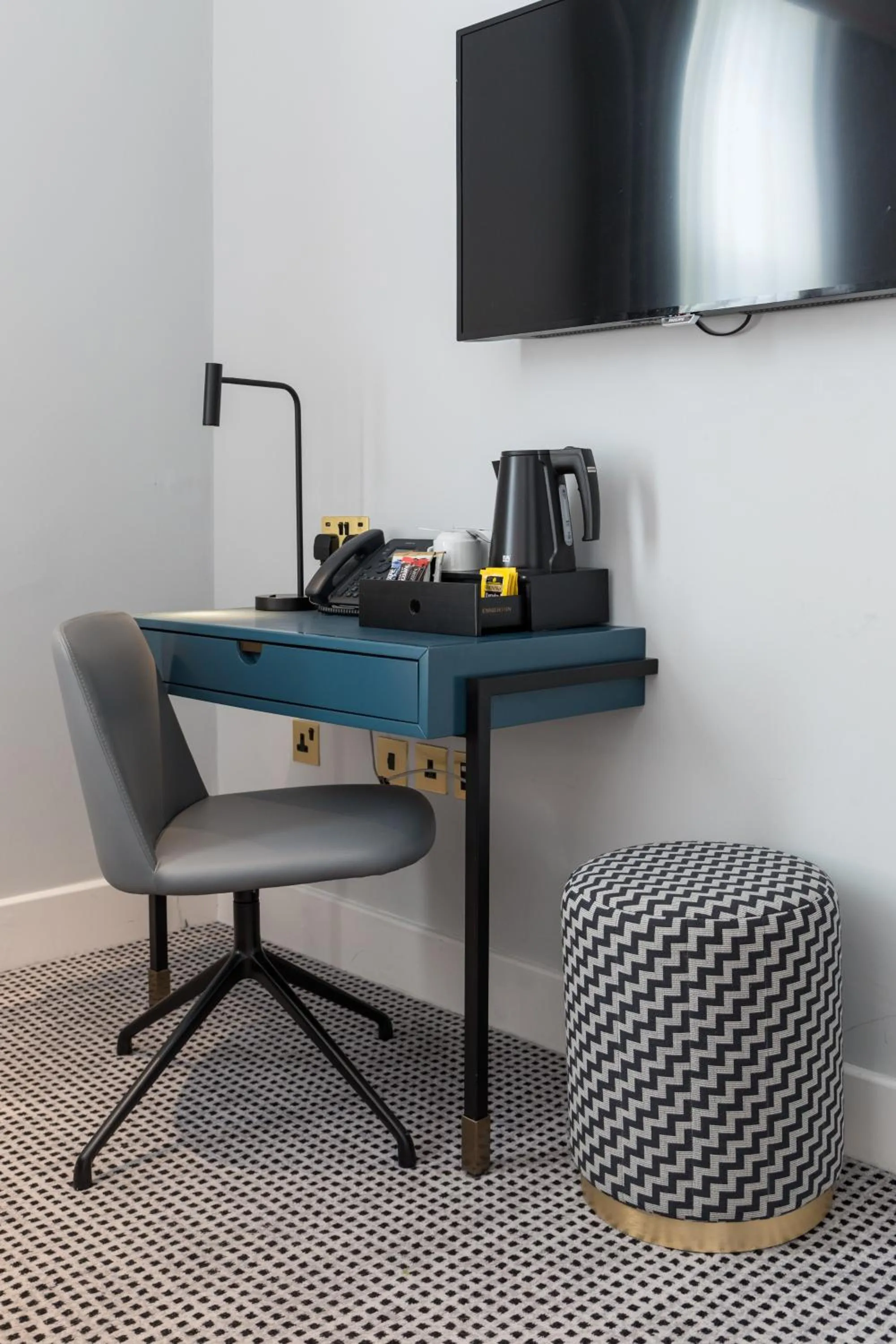 TV and multimedia in Mornington Hotel London Kensington, BW Premier Collection