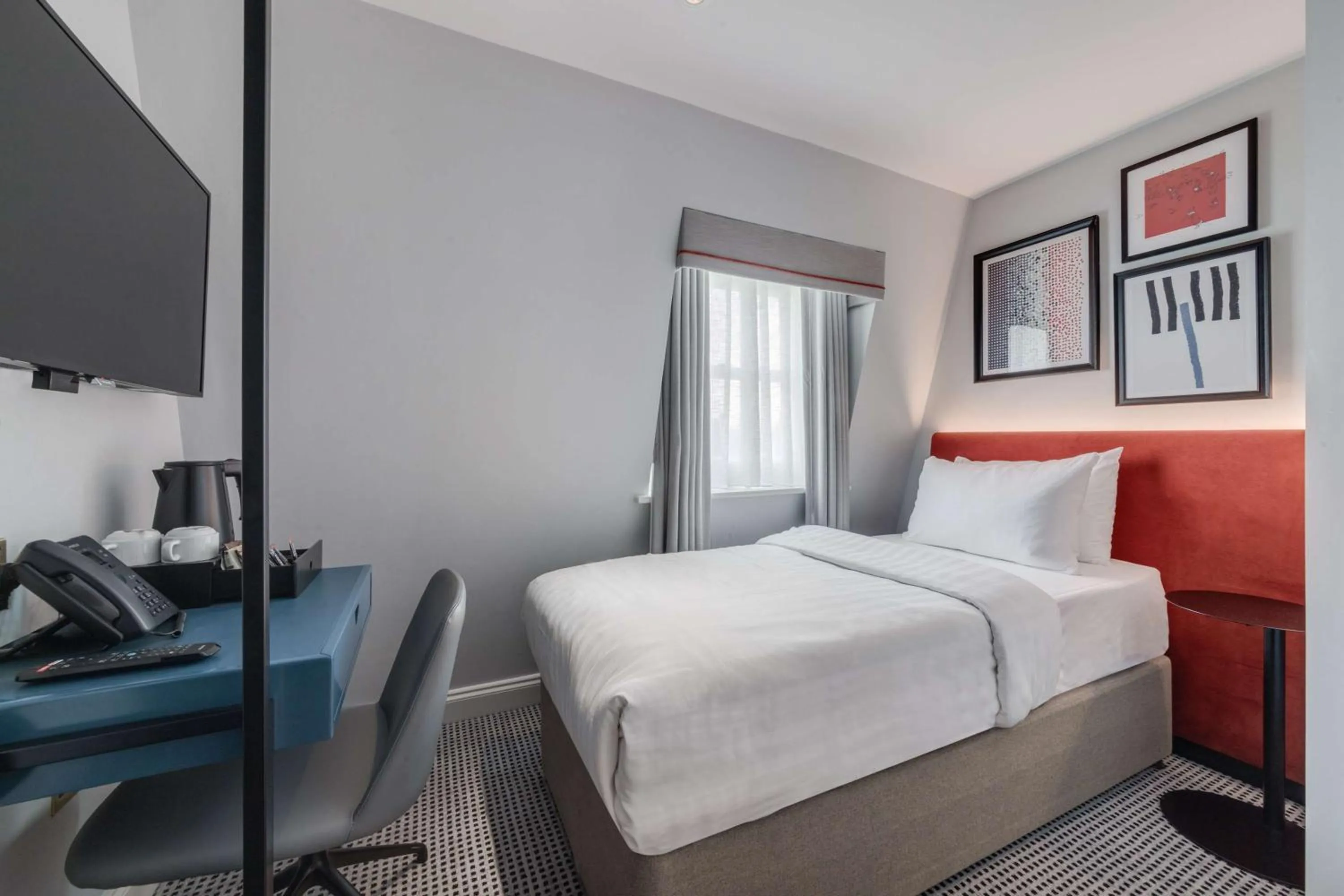 Bedroom, Bed in Mornington Hotel London Kensington, BW Premier Collection