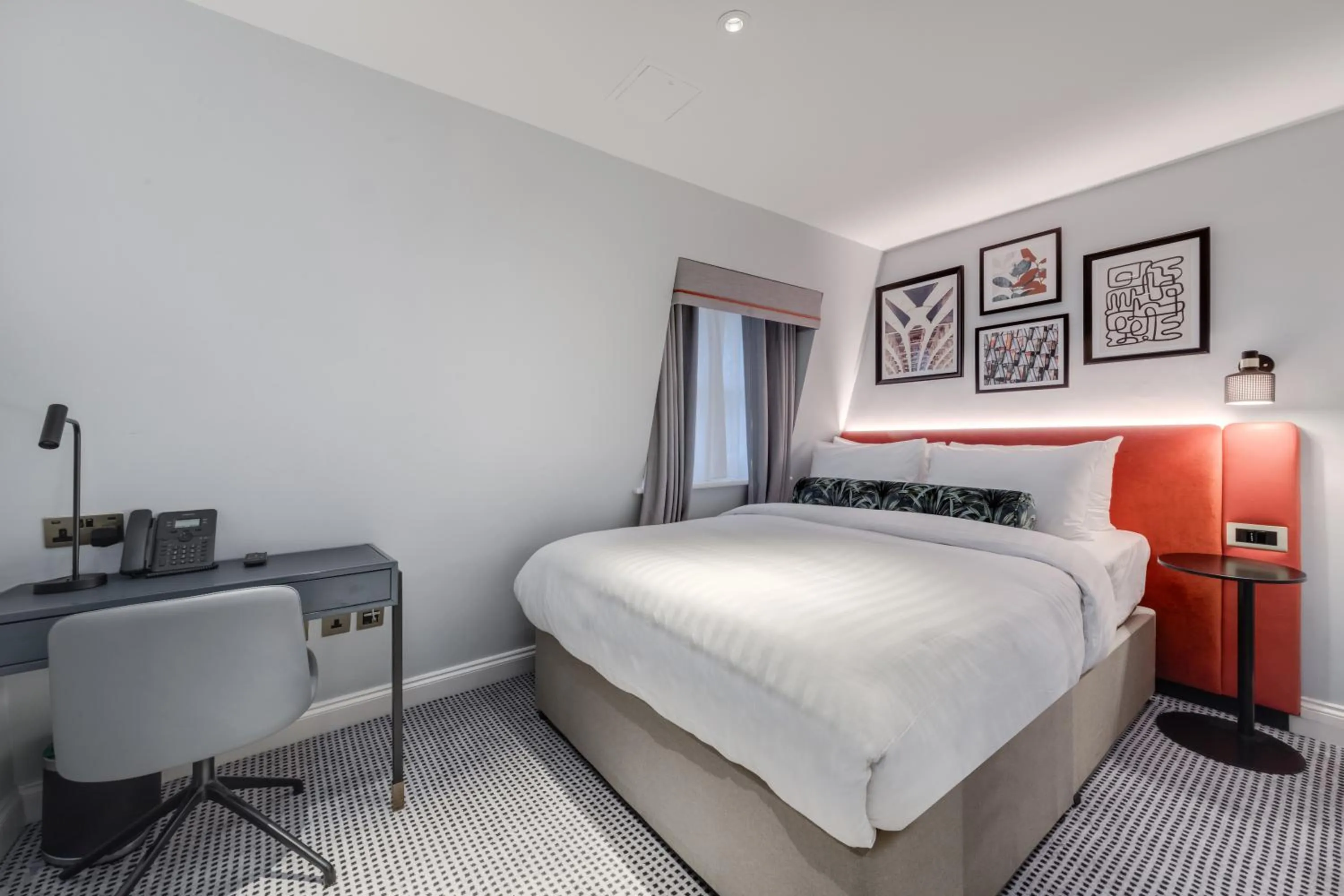 Bedroom, Bed in Mornington Hotel London Kensington, BW Premier Collection