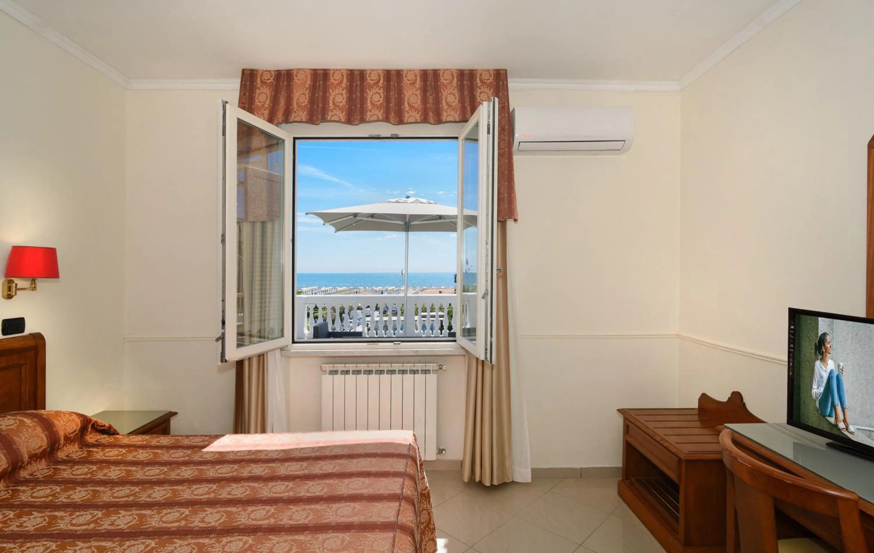 Bedroom, Bed in Hotel Coluccini