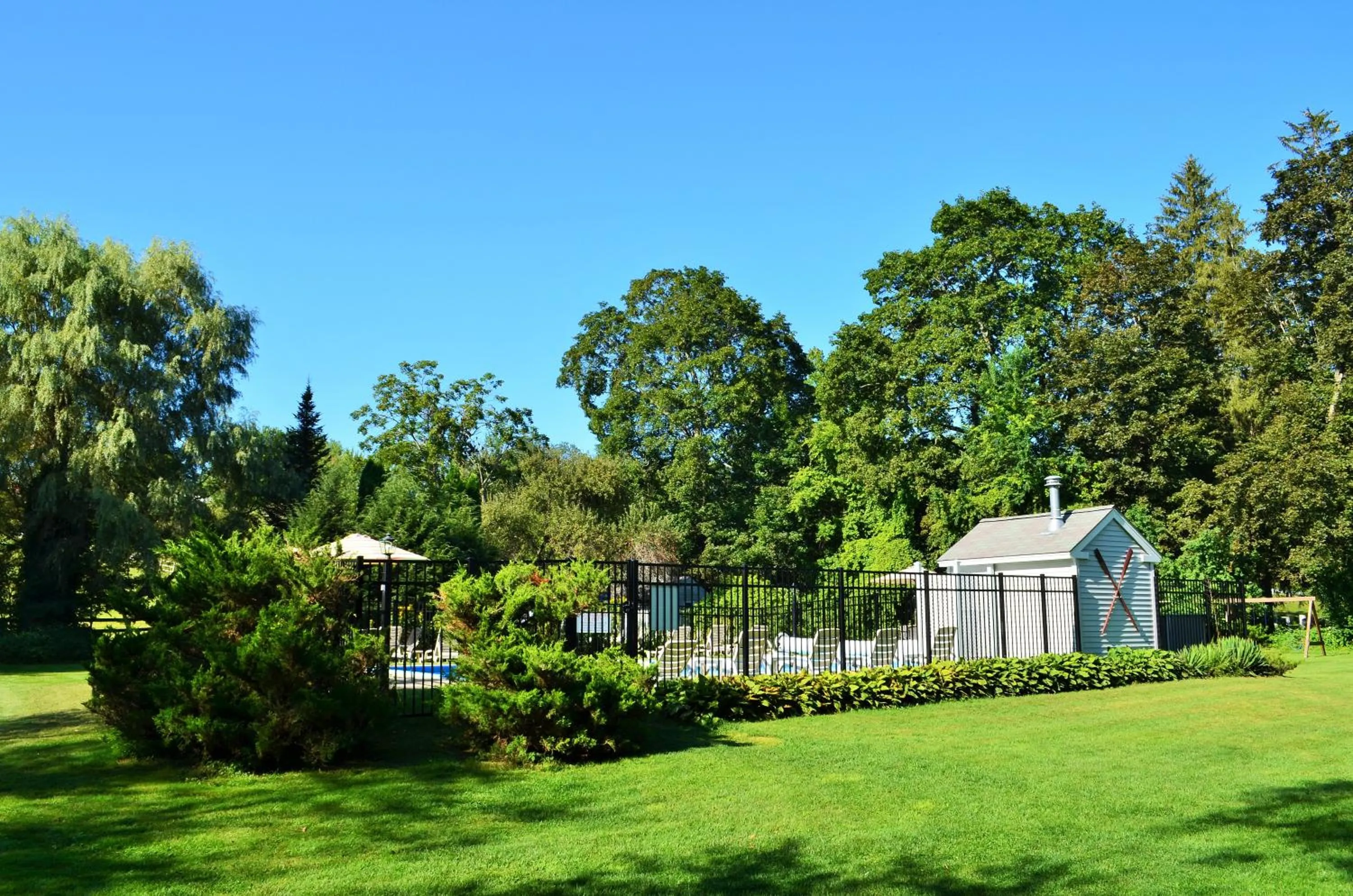 Garden in Maple Terrace Motel
