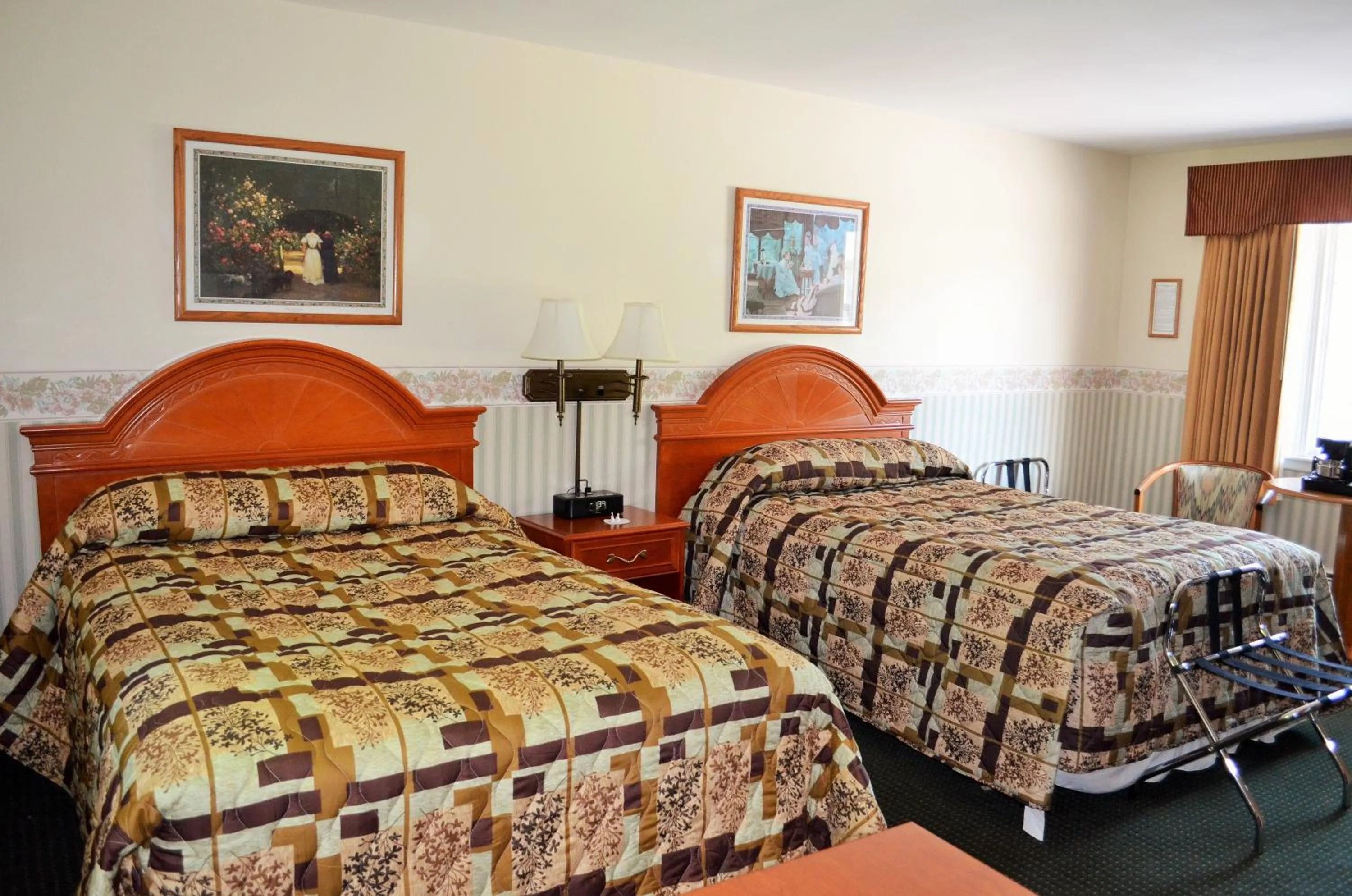 Decorative detail, Bed in Maple Terrace Motel