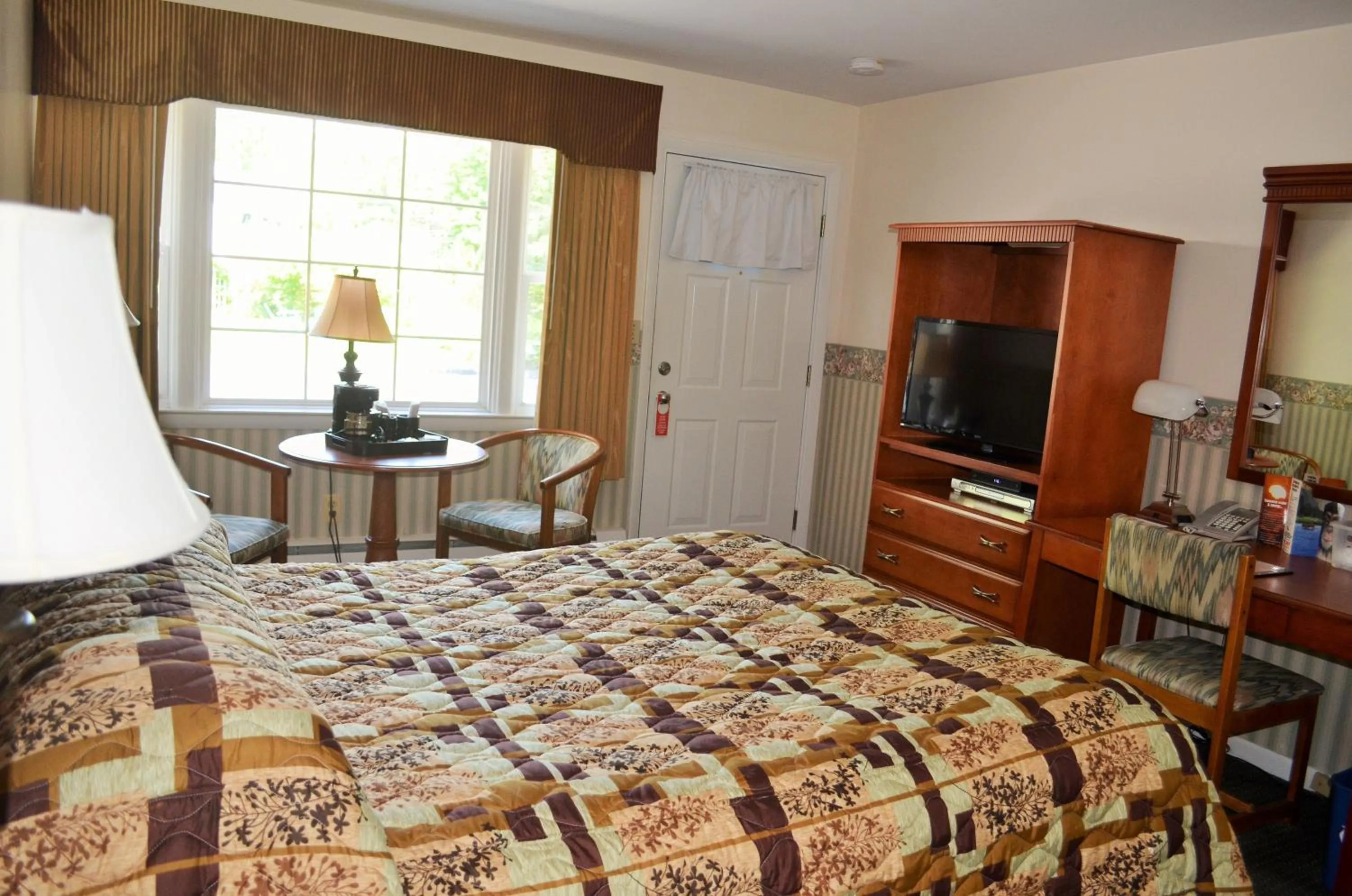 Bed in Maple Terrace Motel