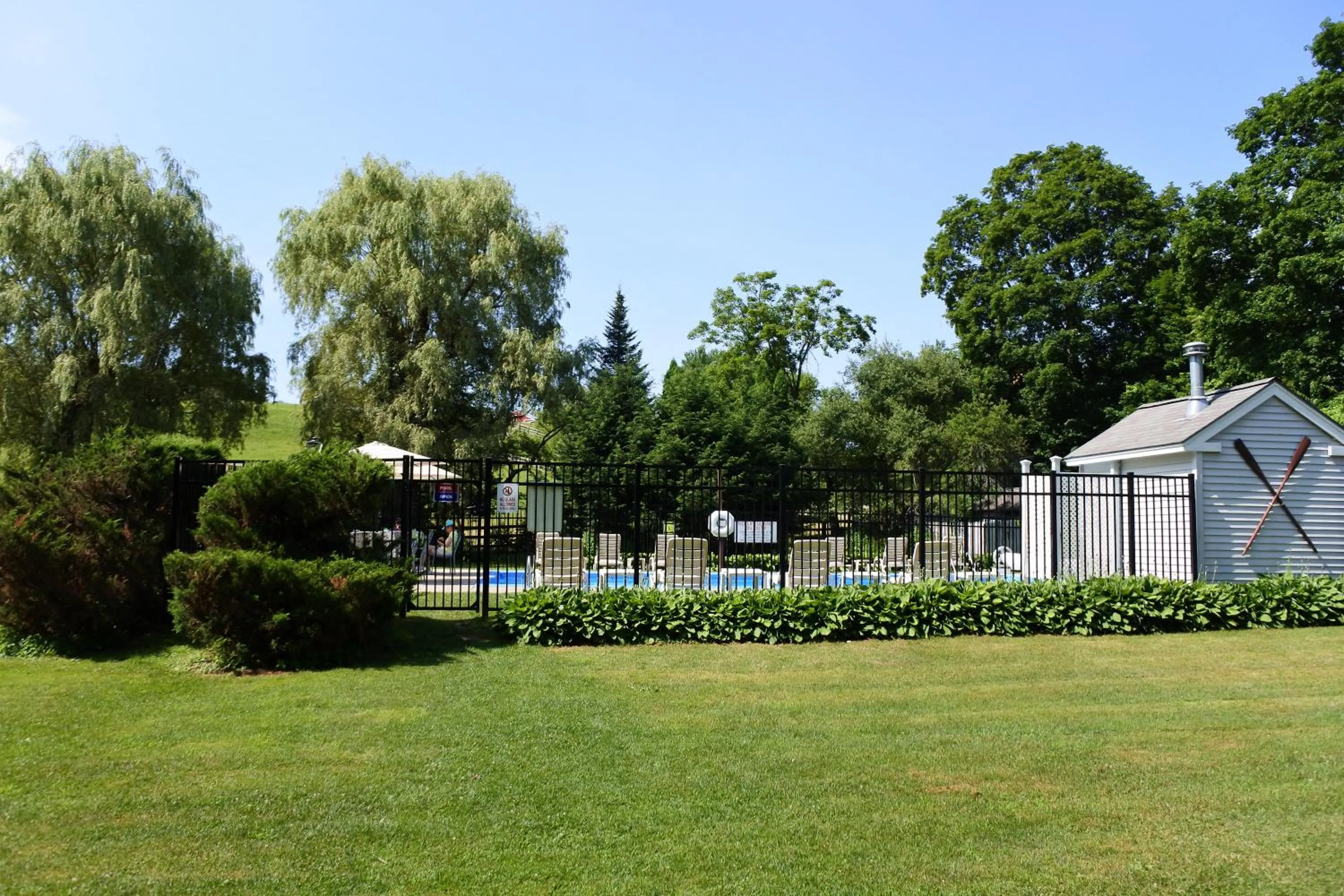 Garden in Maple Terrace Motel