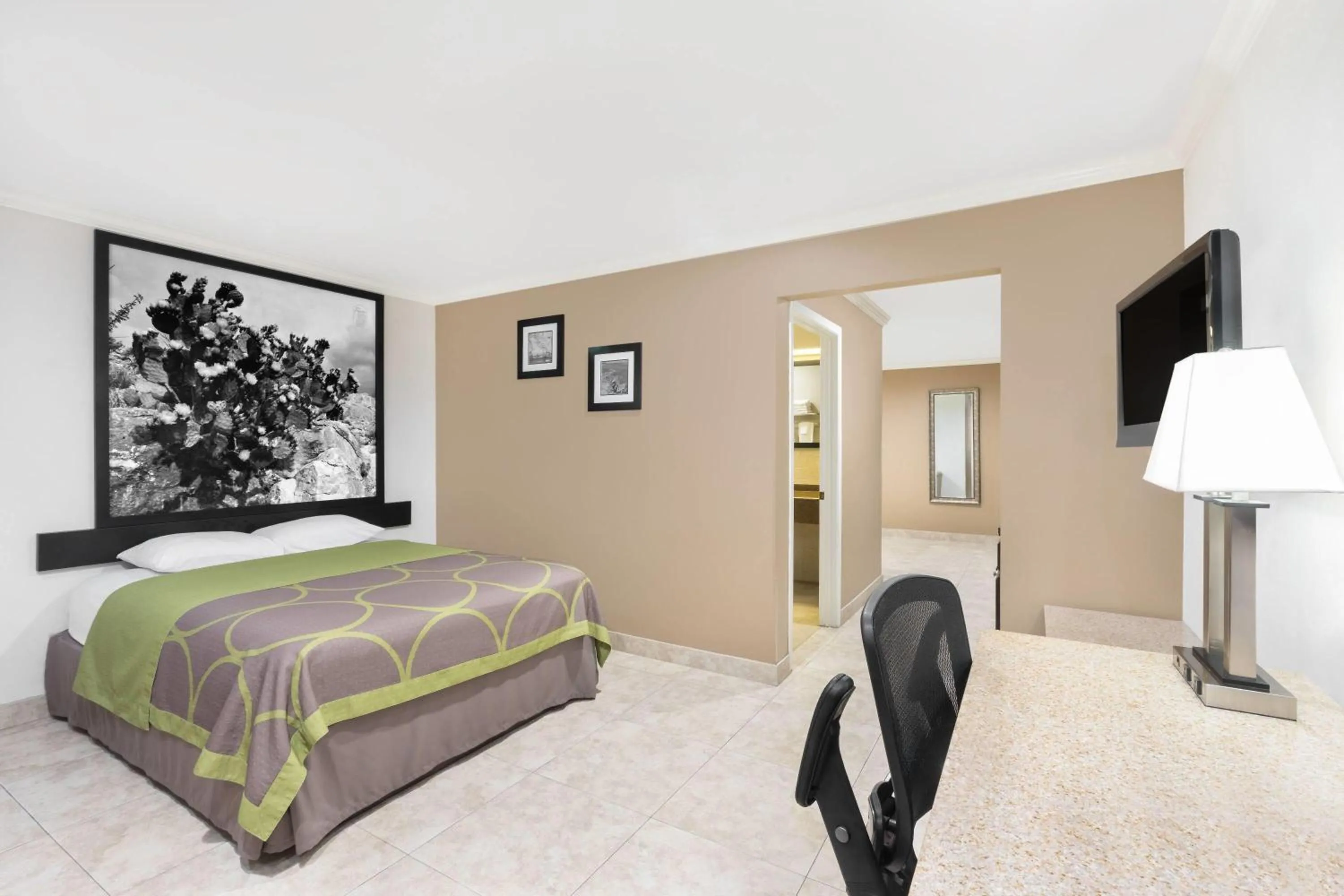 Photo of the whole room, Bed in Super 8 by Wyndham McAllen-Downtown-Airport-LA Plaza Mall