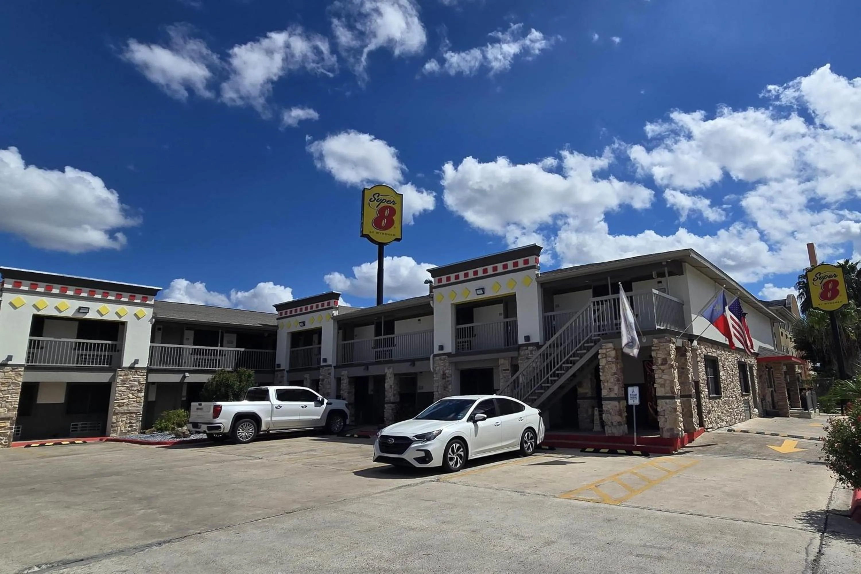 Property building in Super 8 by Wyndham McAllen-Downtown-Airport-LA Plaza Mall