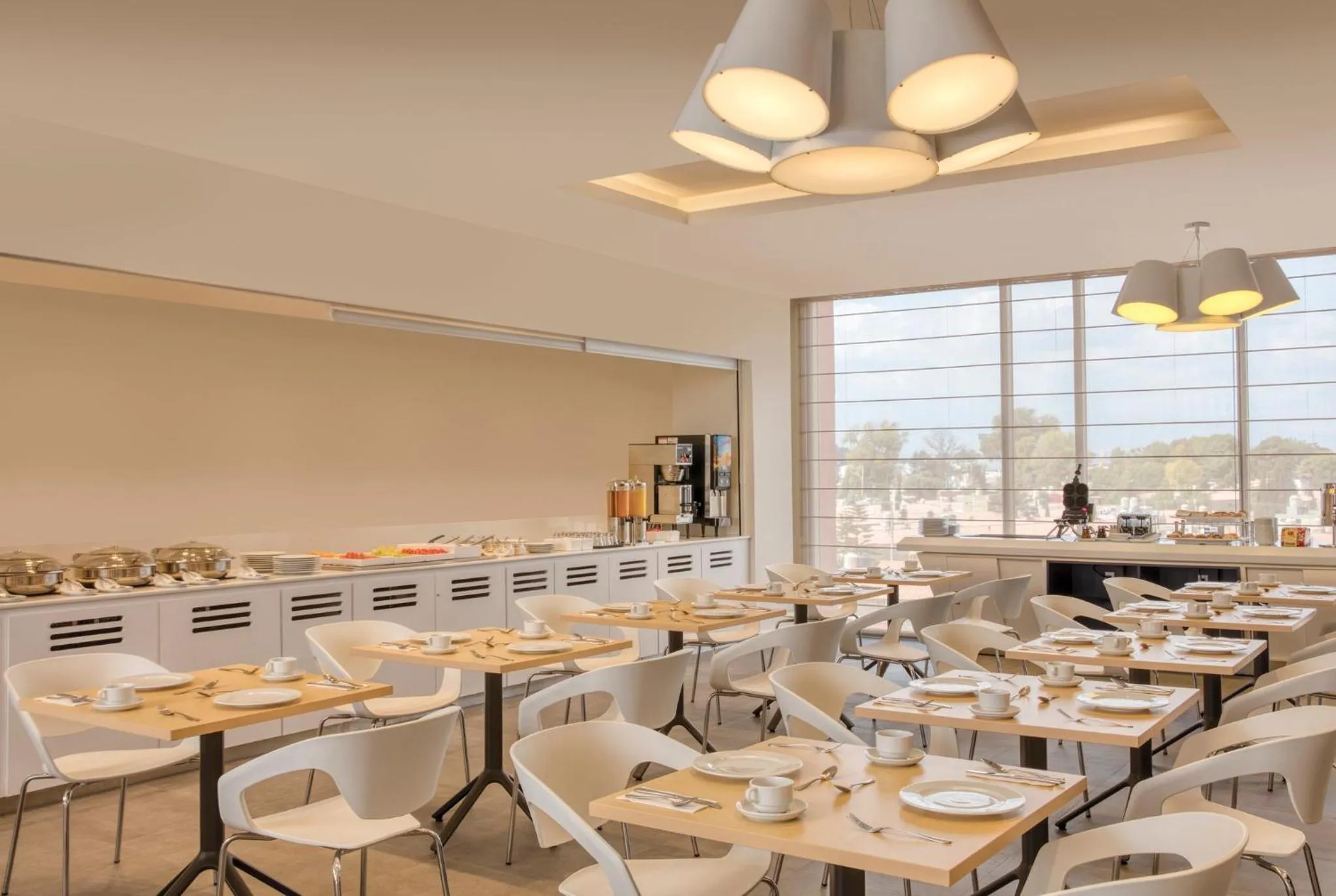 Food and drinks in Fiesta Inn Express Puebla Explanada