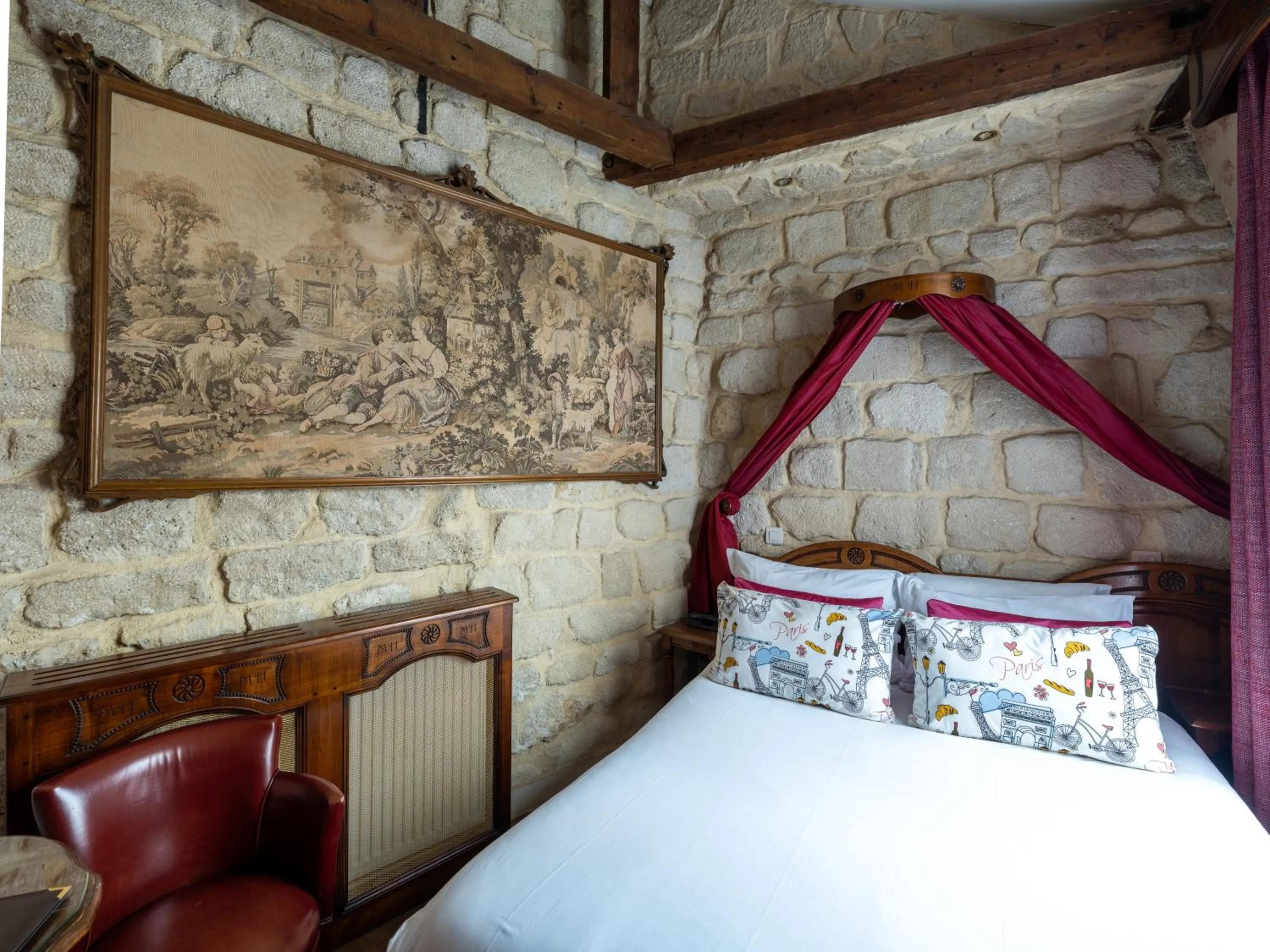 Bed in Hotel Minerve