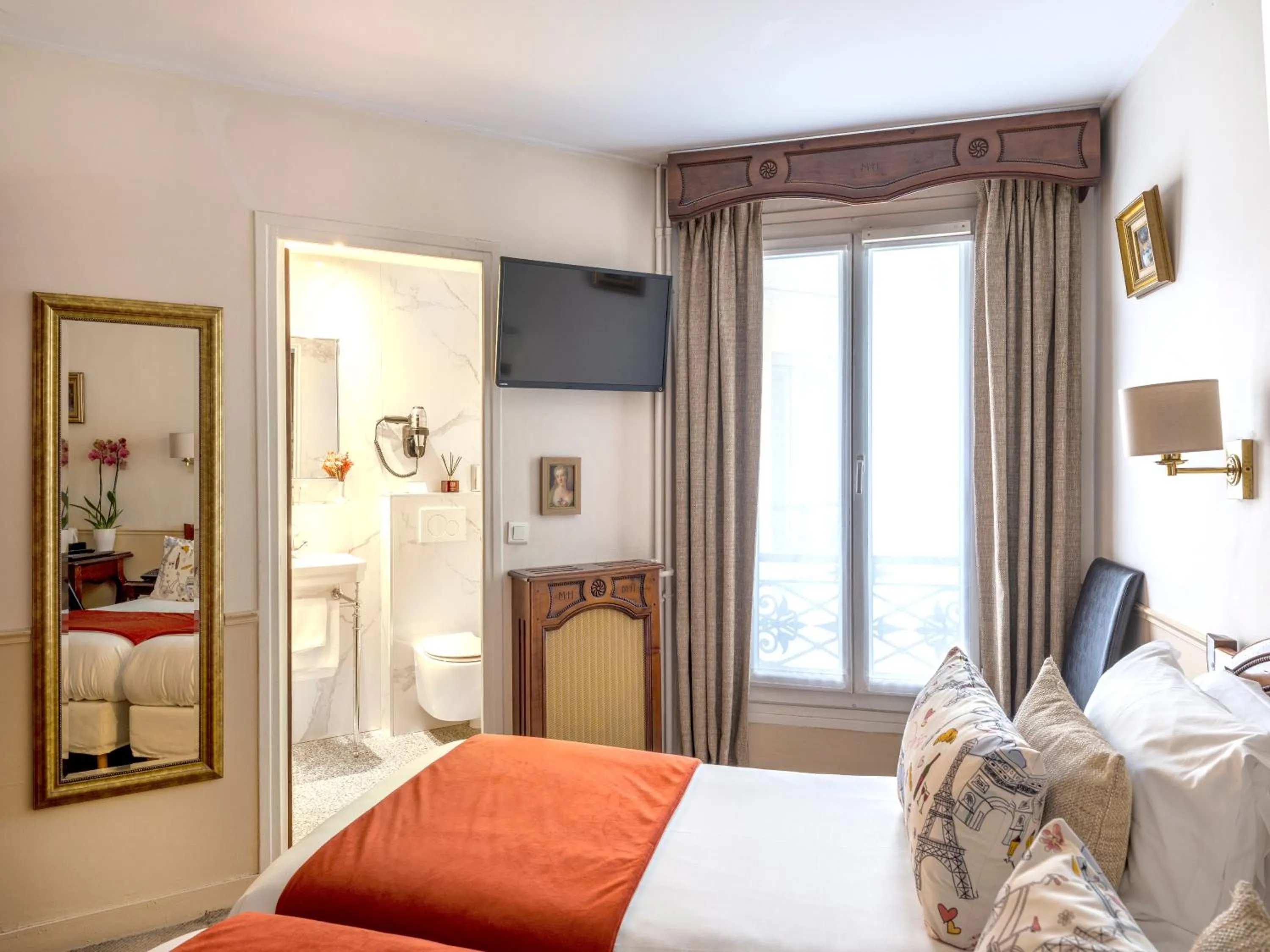 Bed in Hotel Minerve