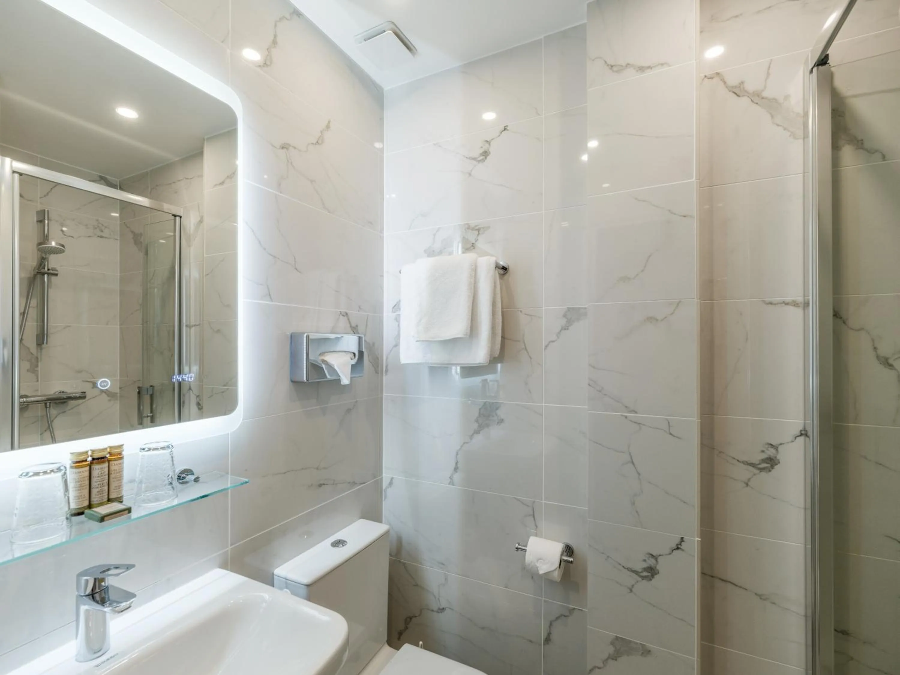 Bathroom in Hotel Minerve