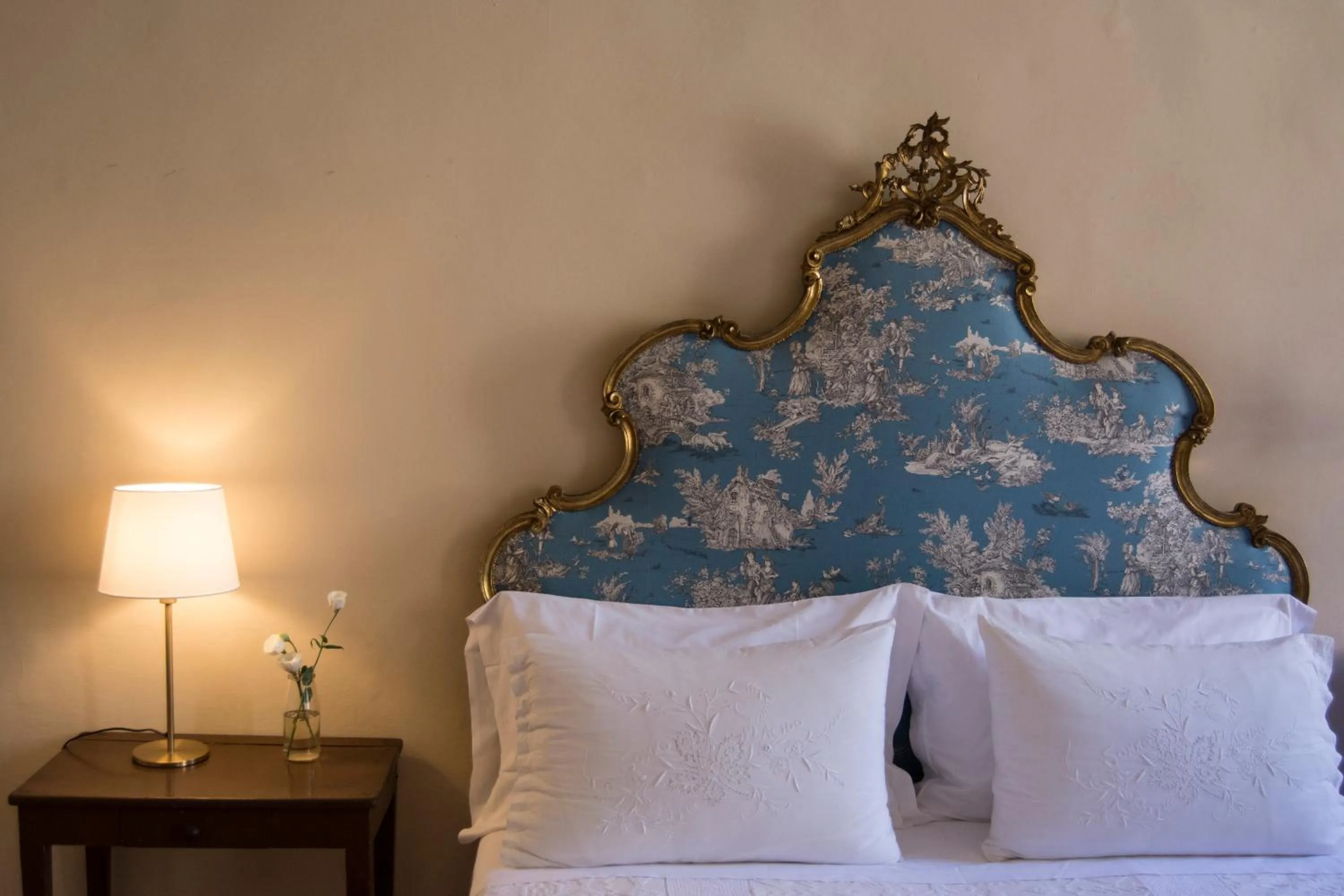 Bed in 1550 Residenza d’Epoca