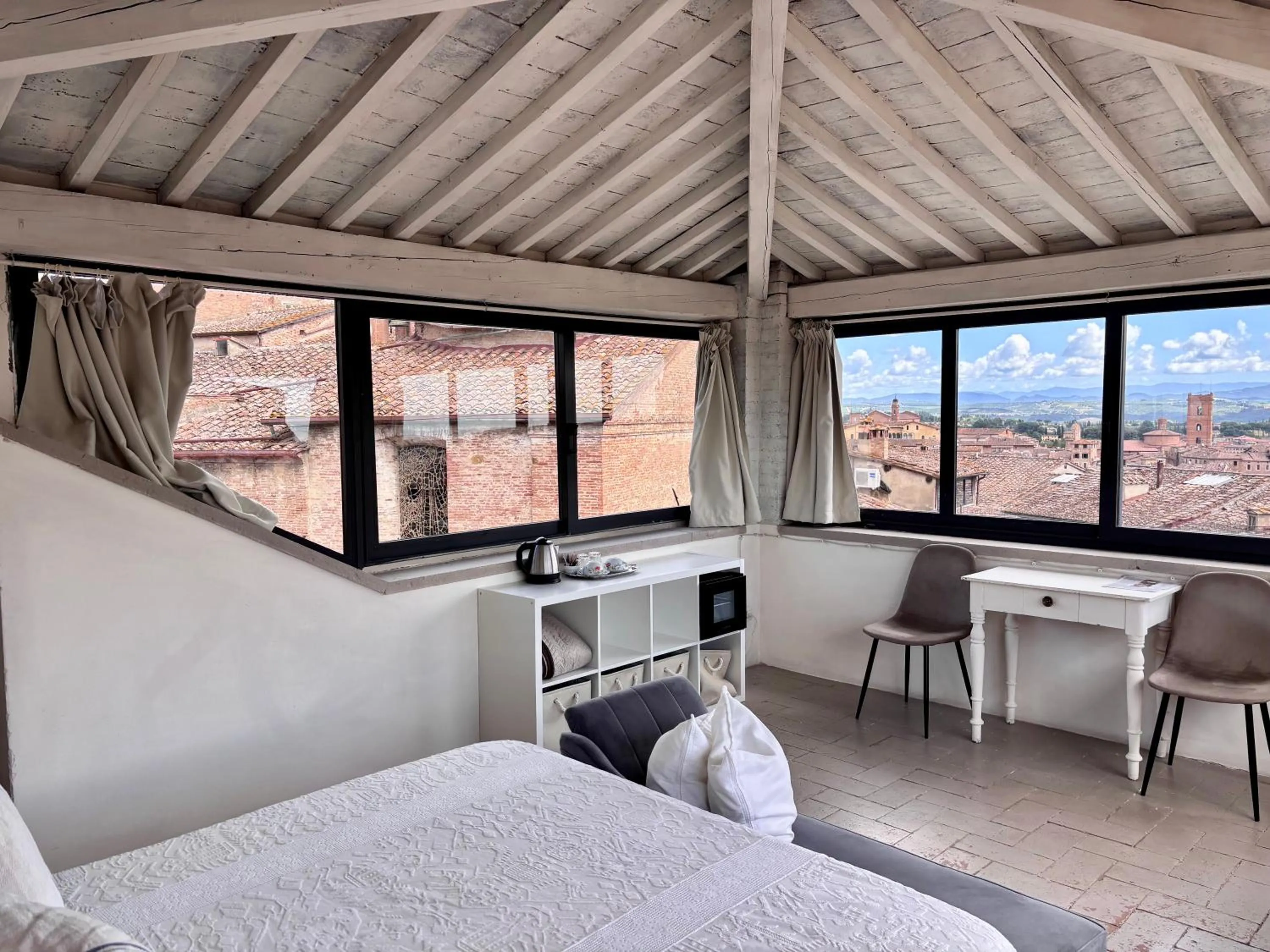 Bed in 1550 Residenza d’Epoca