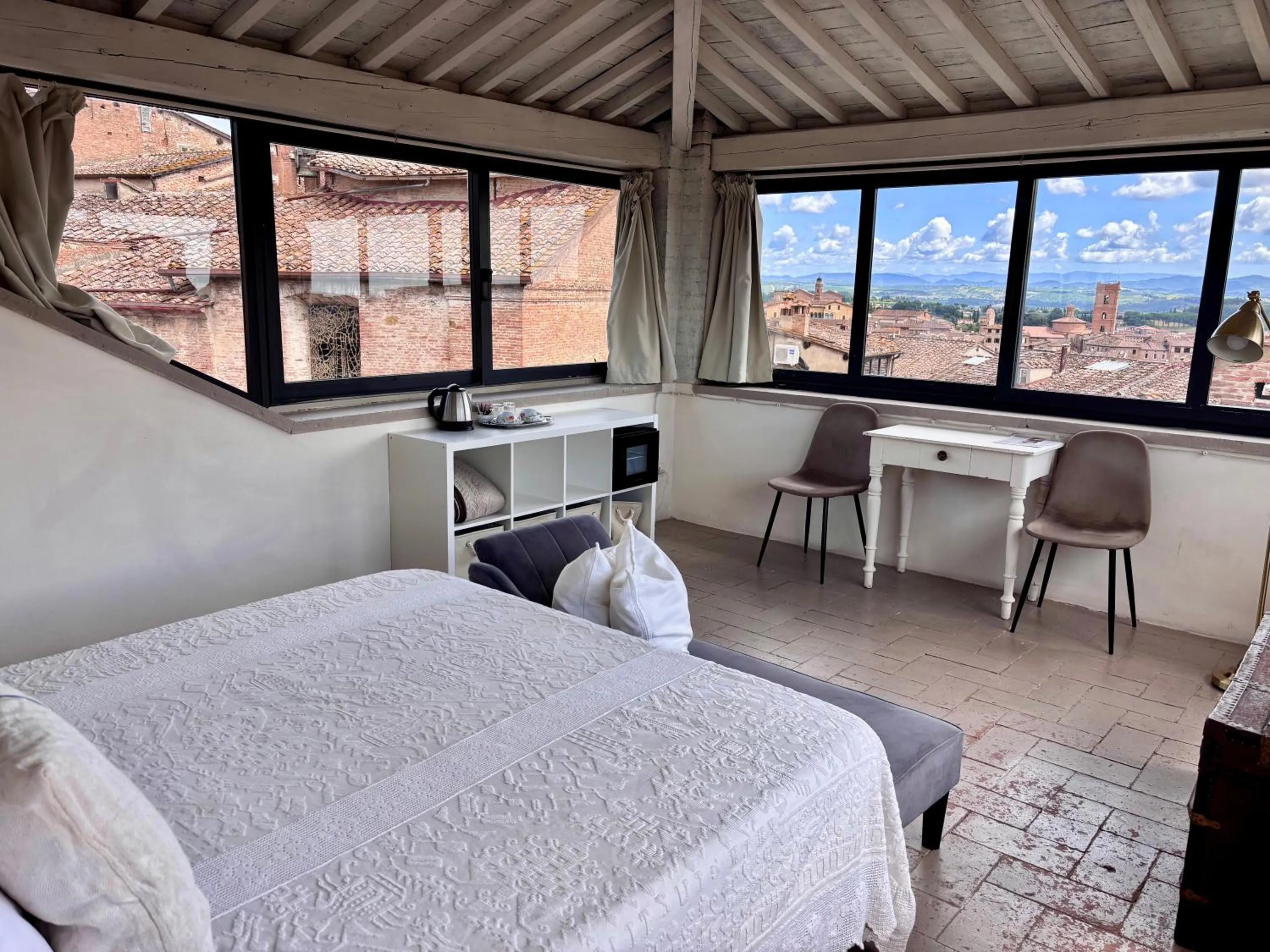 Bed in 1550 Residenza d’Epoca