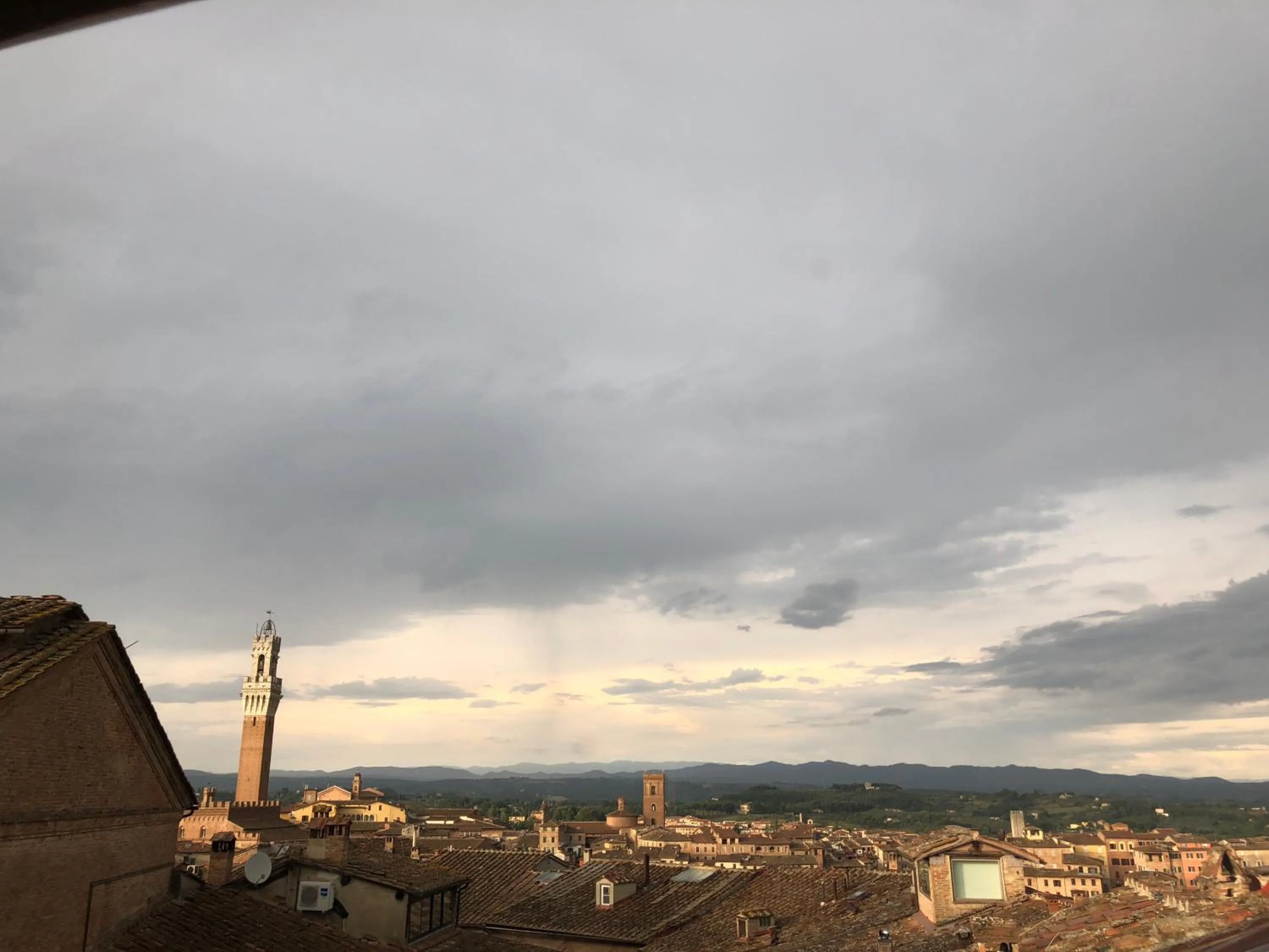 Photo of the whole room in 1550 Residenza d’Epoca