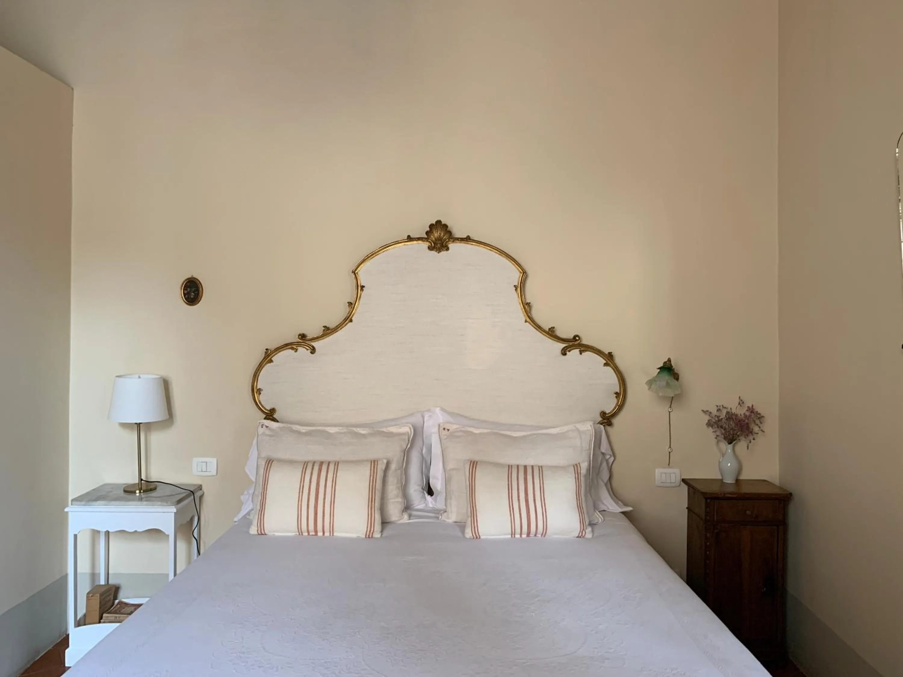 Bed in 1550 Residenza d’Epoca