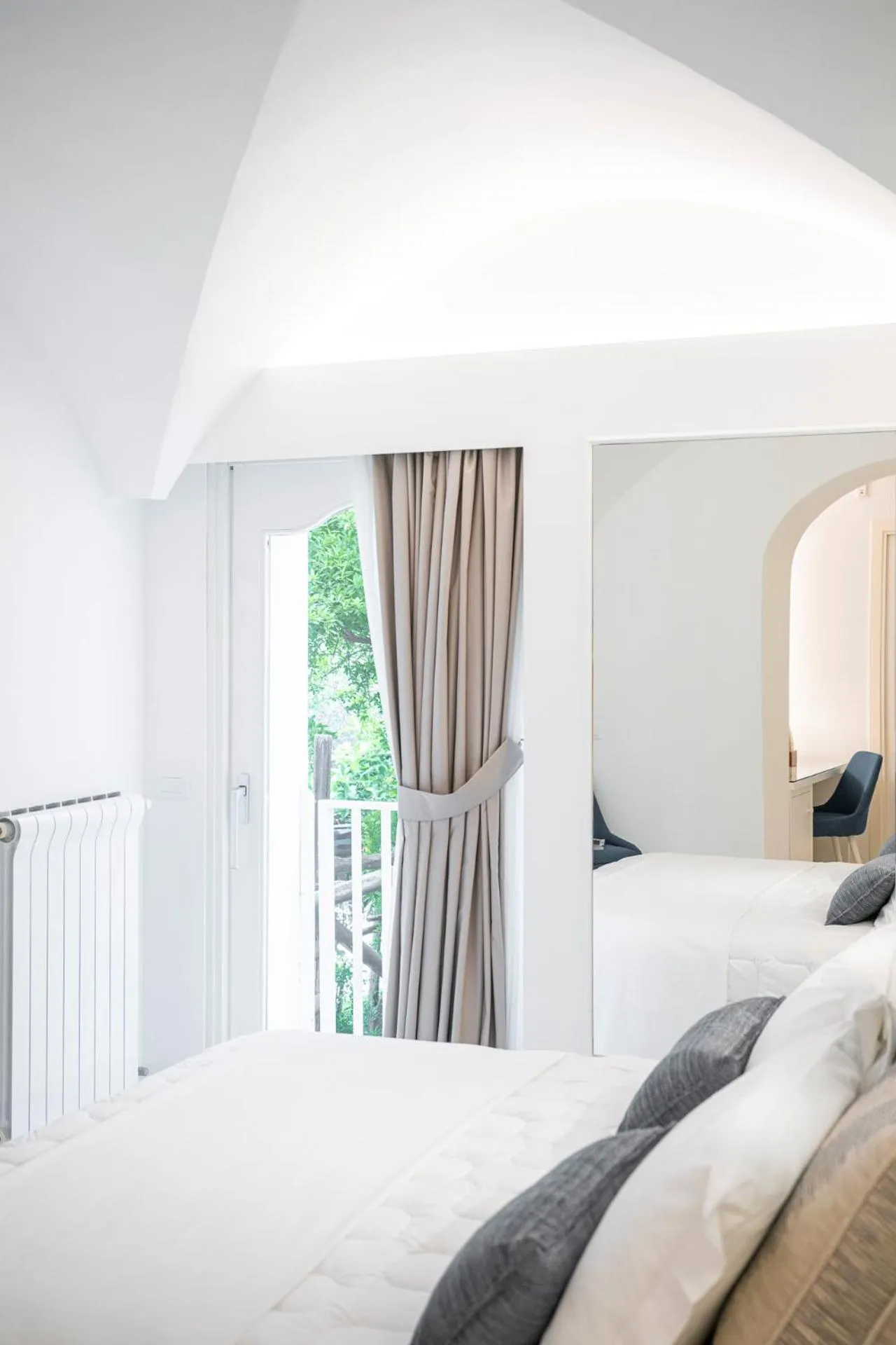 Bed in La Divina Amalfi Coast