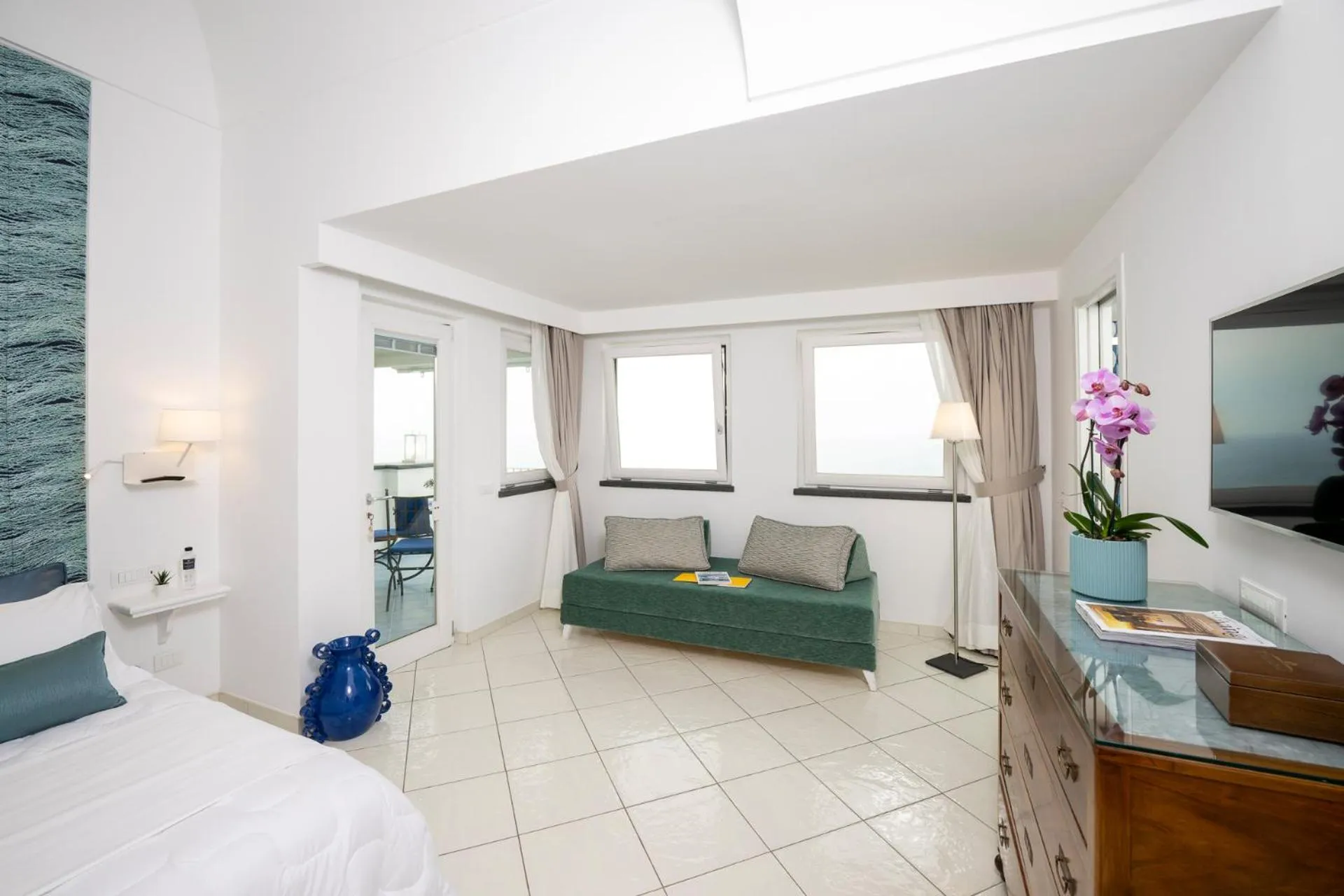 Bed in La Divina Amalfi Coast