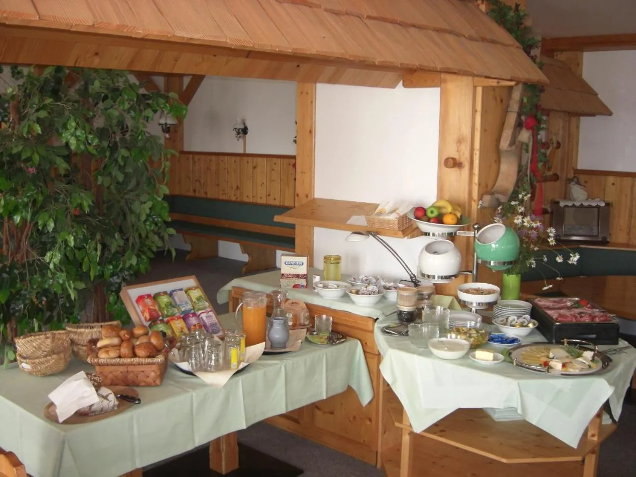 Breakfast in Aparthotel Ederhof