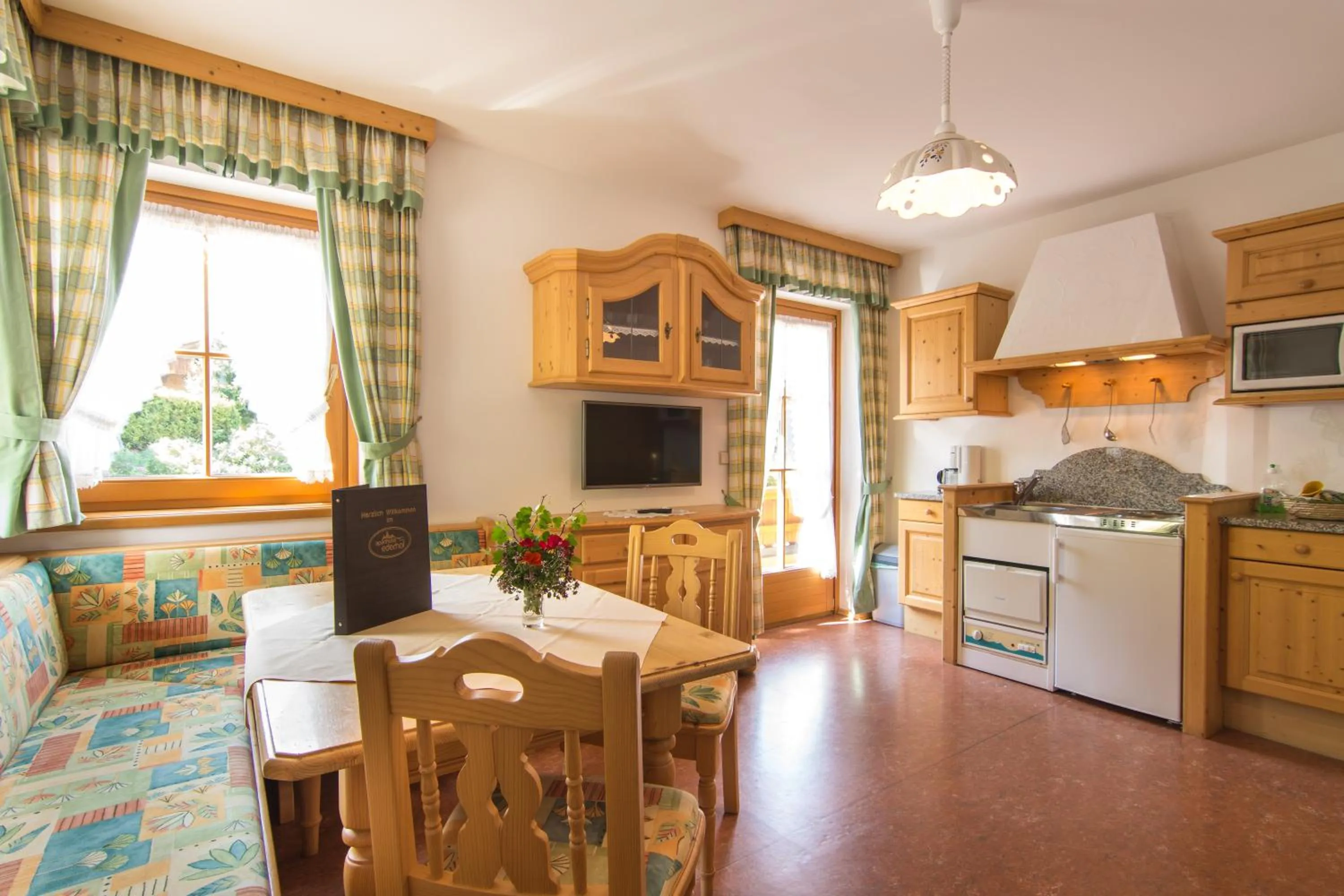 Photo of the whole room in Aparthotel Ederhof