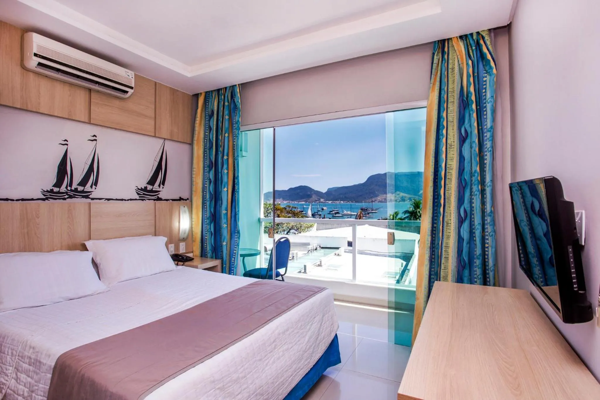 Photo of the whole room, Bed in Hotel Ilhabela