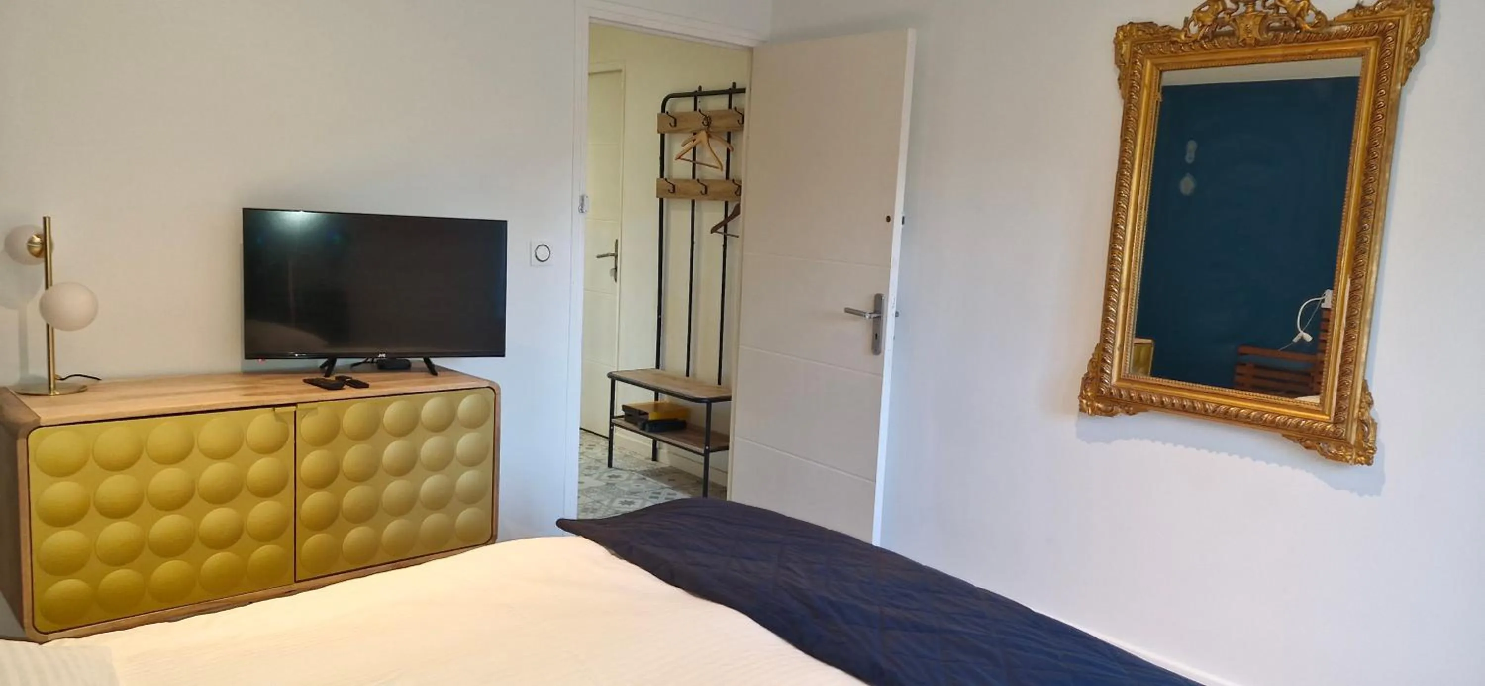 Bed in Le jardin bernard PERRIER