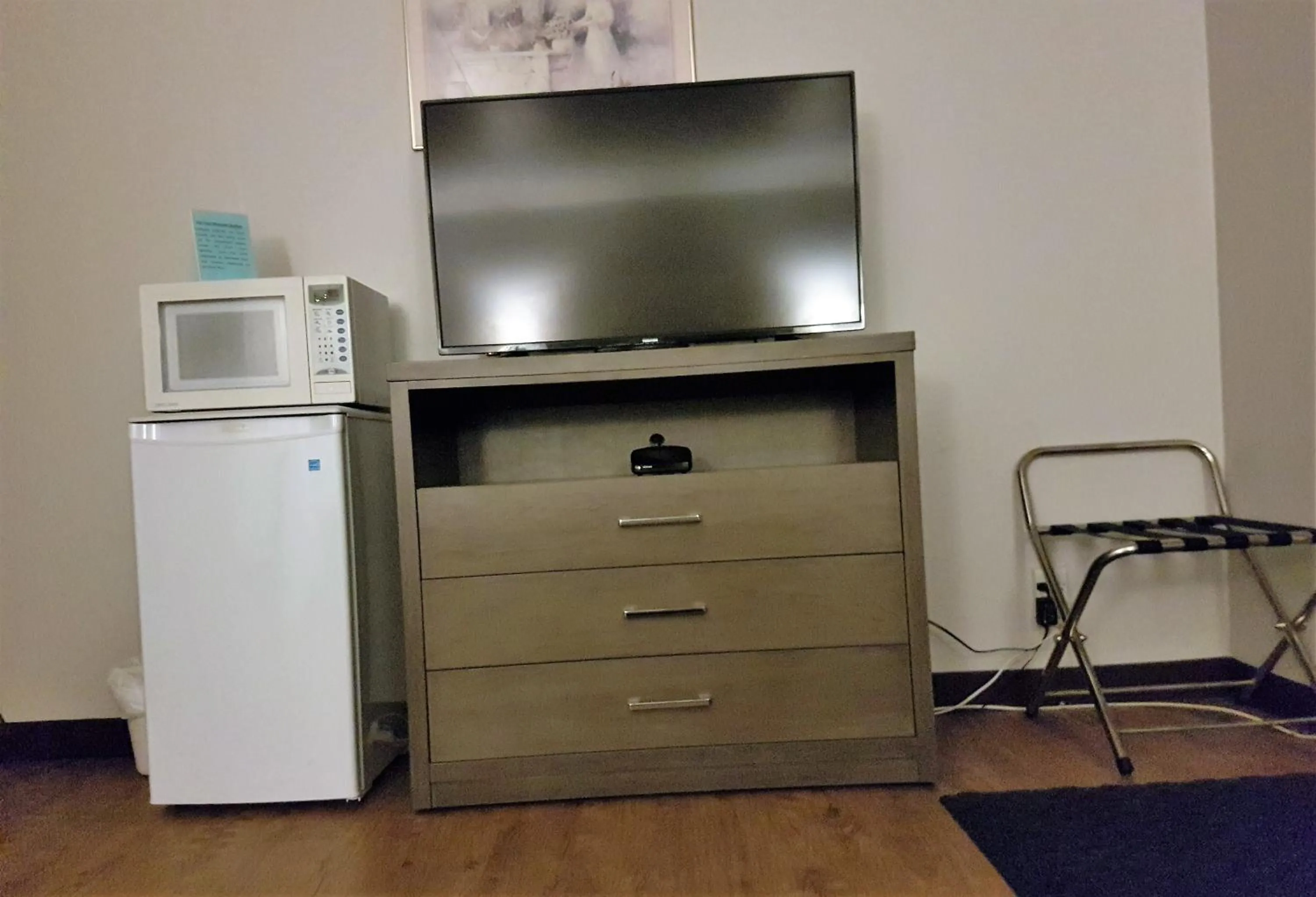 TV and multimedia in Holiday Motel & RV Resort