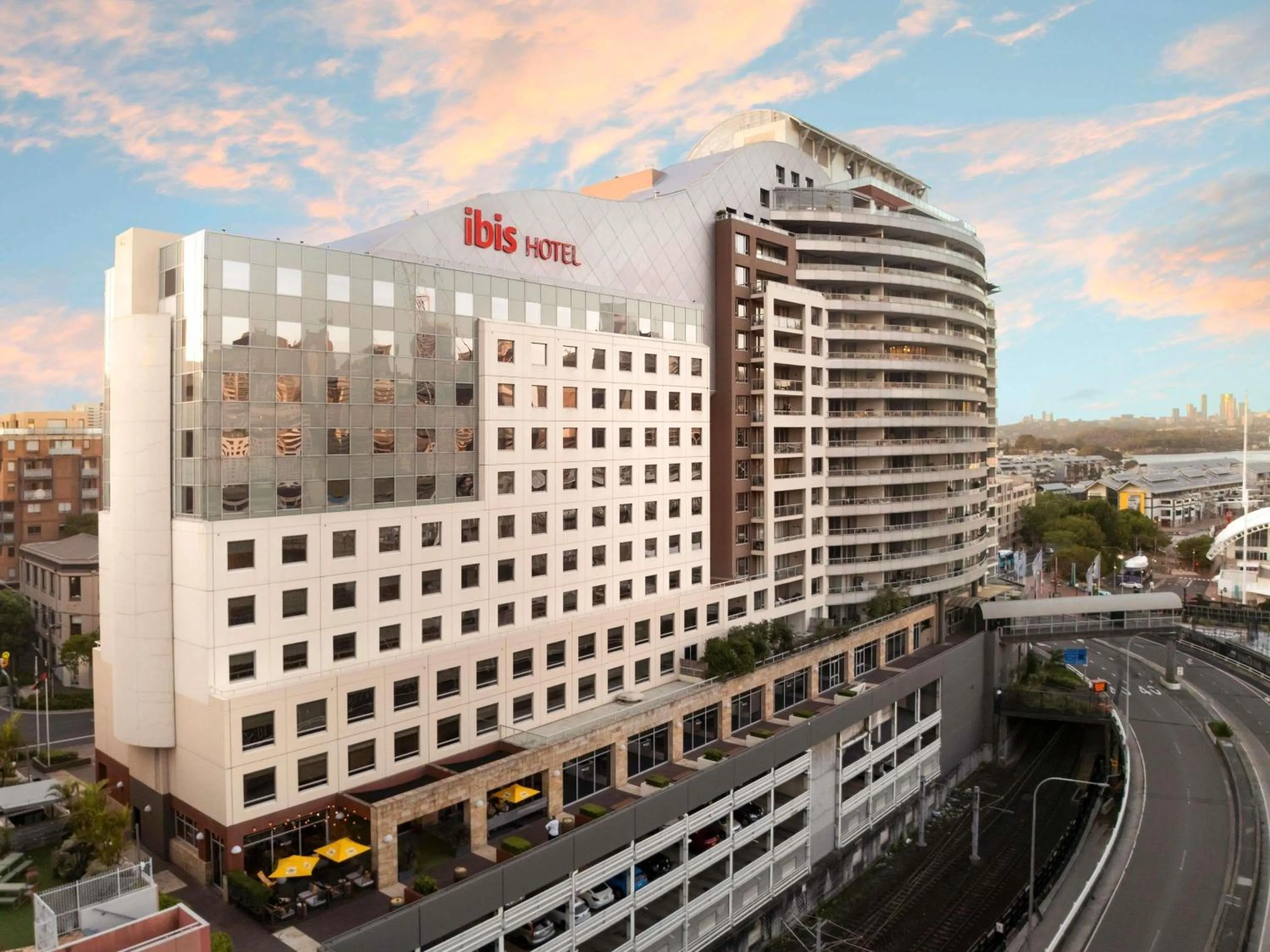 Property building in ibis Sydney Darling Harbour