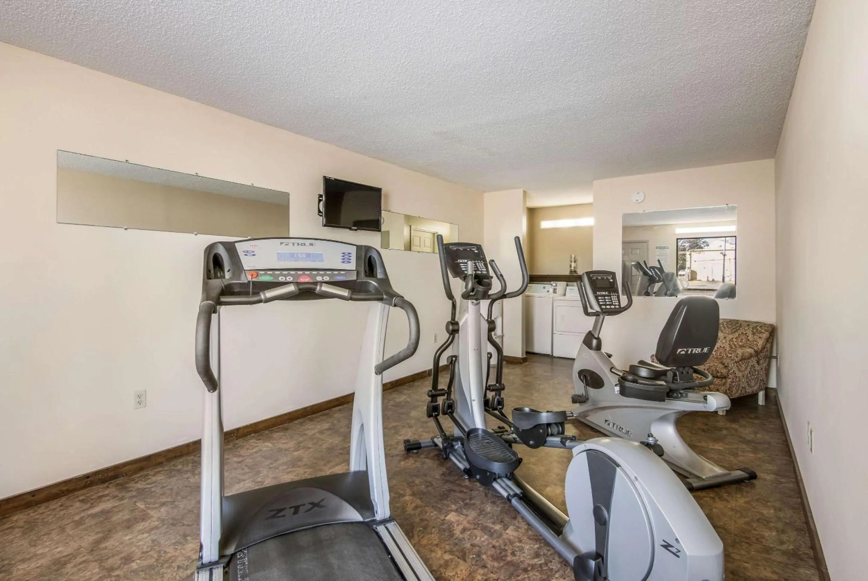 Fitness centre/facilities in Rodeway Inn & Suites Dublin