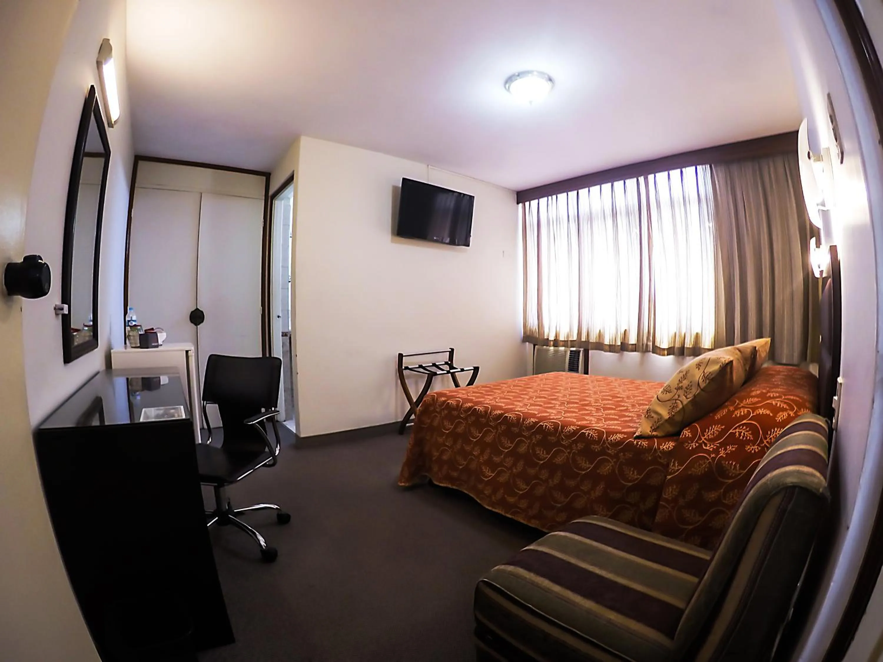 Photo of the whole room, Bed in Intiotel Chiclayo