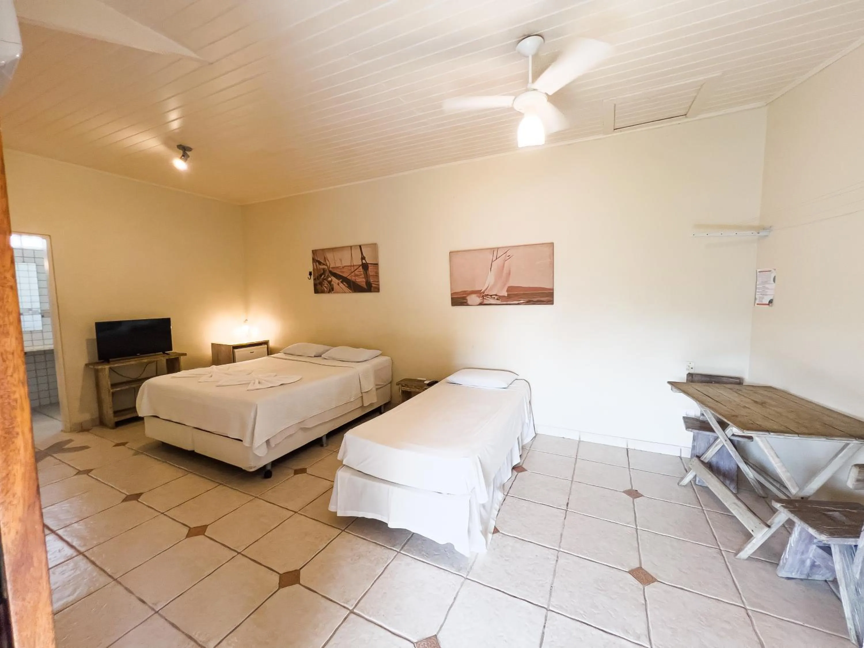 TV and multimedia, Bed in Pousada Montemar