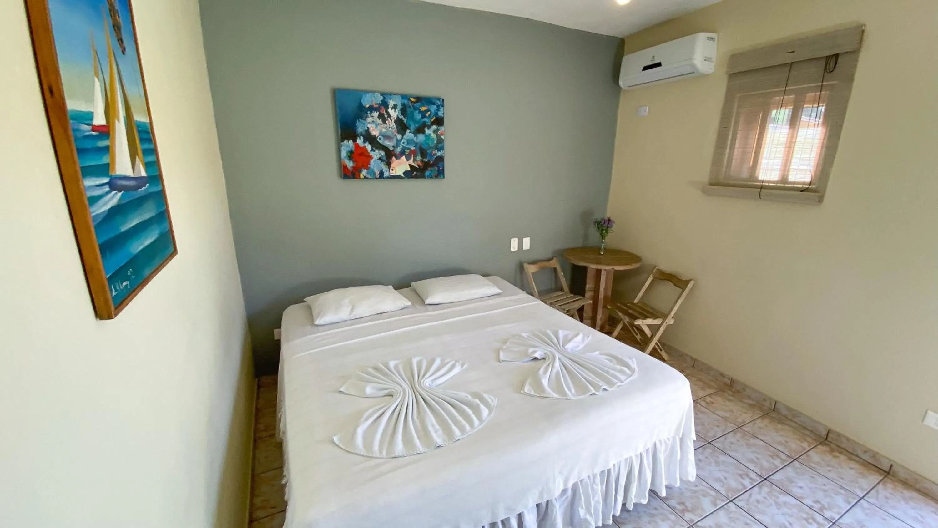 Photo of the whole room, Bed in Pousada Montemar