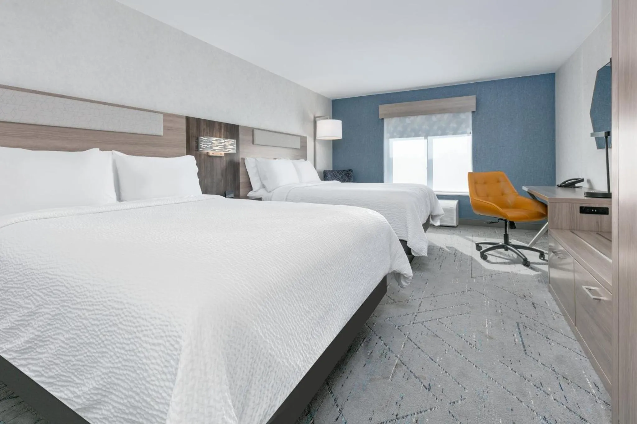 Photo of the whole room, Bed in Holiday Inn Express Hotel and Suites Valparaiso by IHG